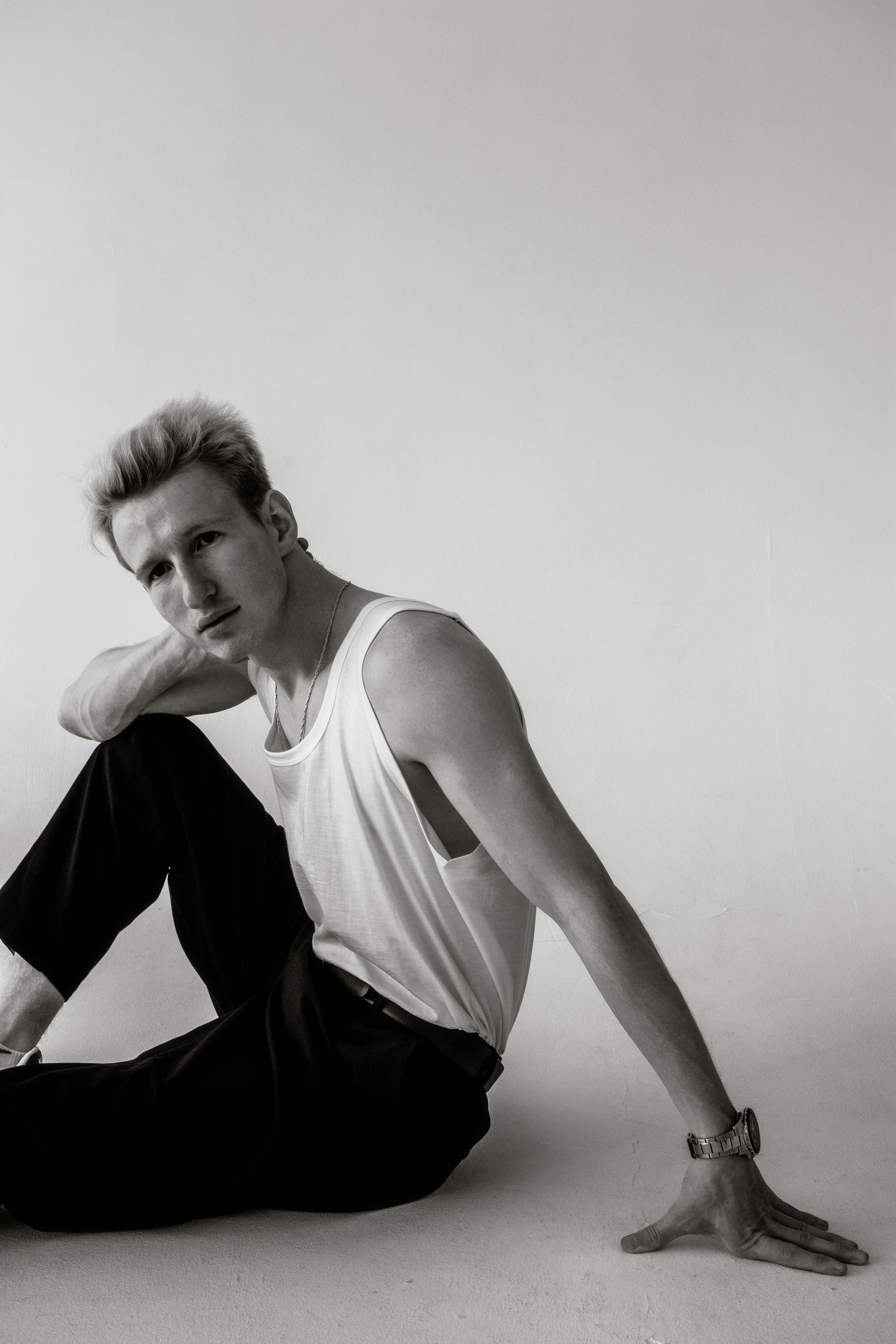 Модель для предметной съемки  Максим Б Сочи| Sale Easy