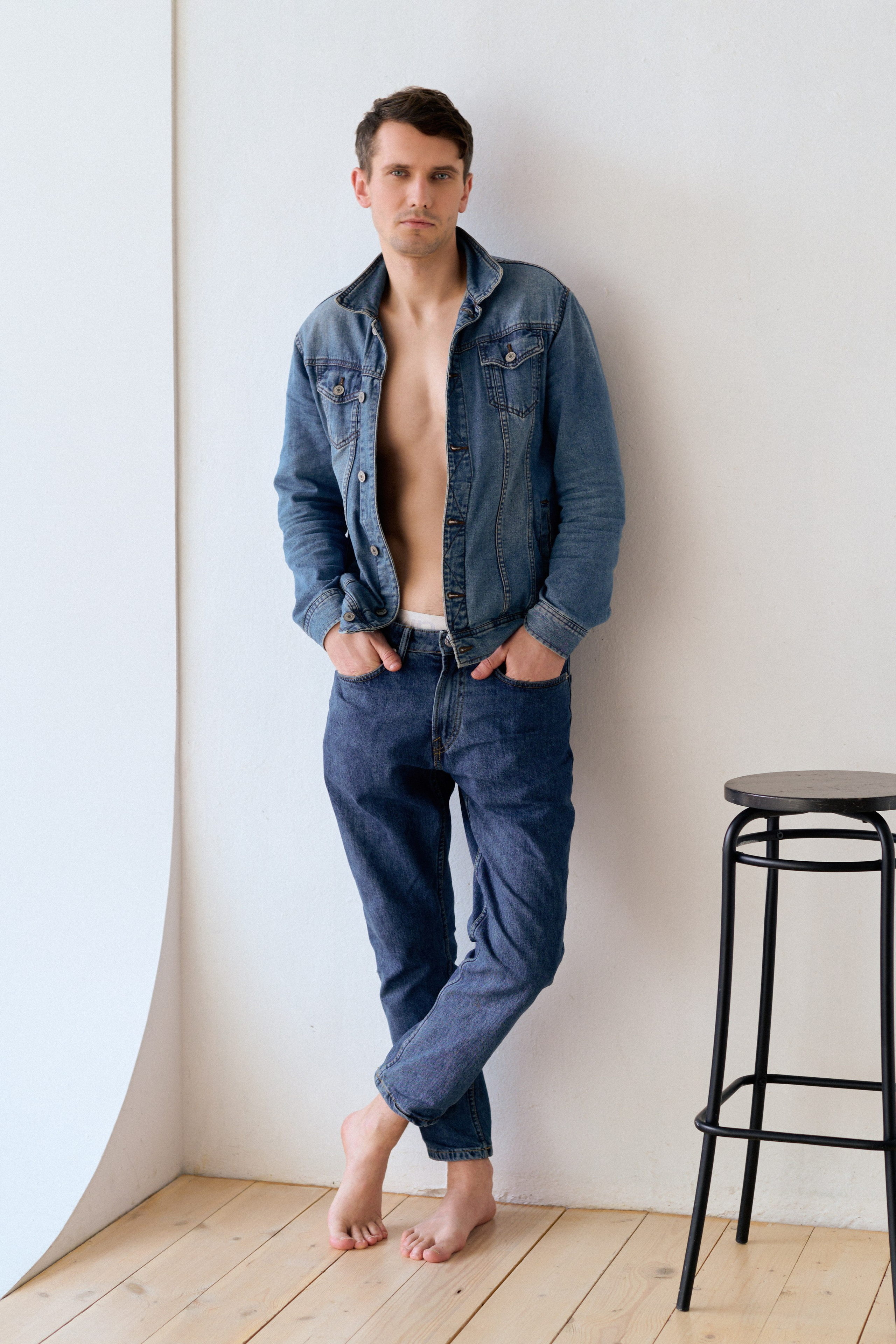 Модель для предметной съемки Евгений id 29 027 С.-Пб| Sale Easy