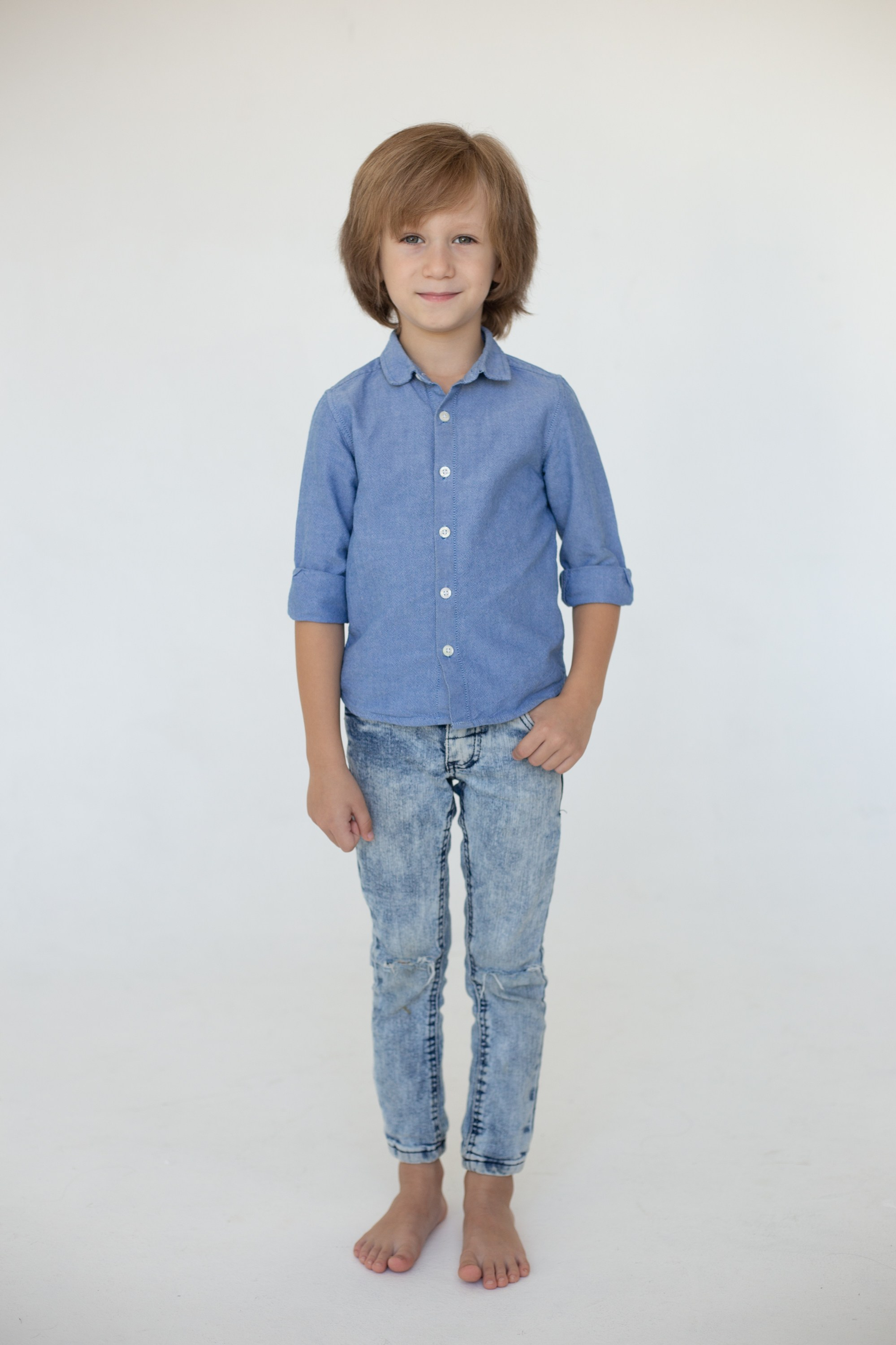 Модель мальчик для предметной съемки Ярослав Казань| Sale Easy