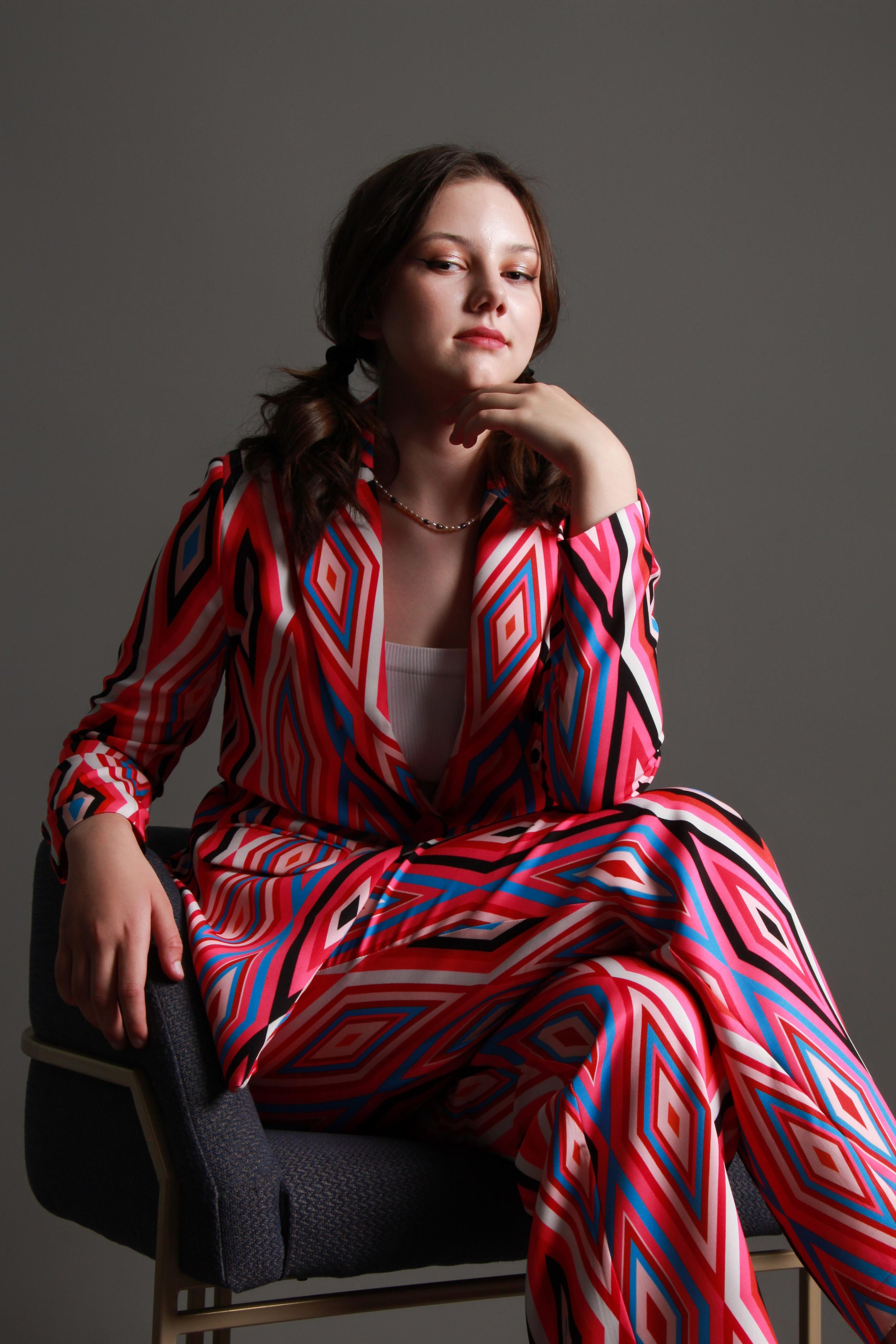 Модель для предметной съемки Виктория З Новосибирск| Sale Easy