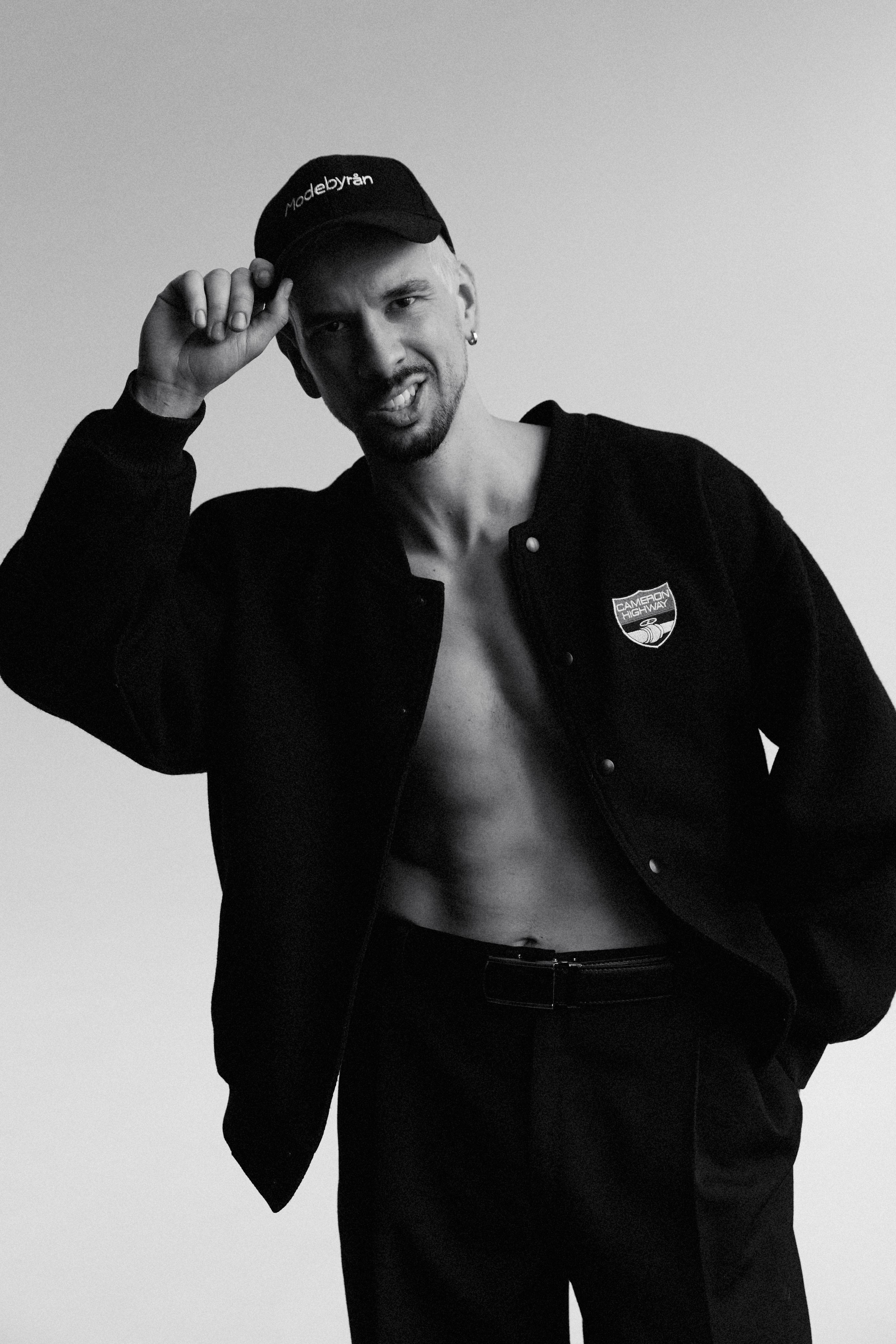 Модель для предметной съемки Фил Москва | Sale Easy