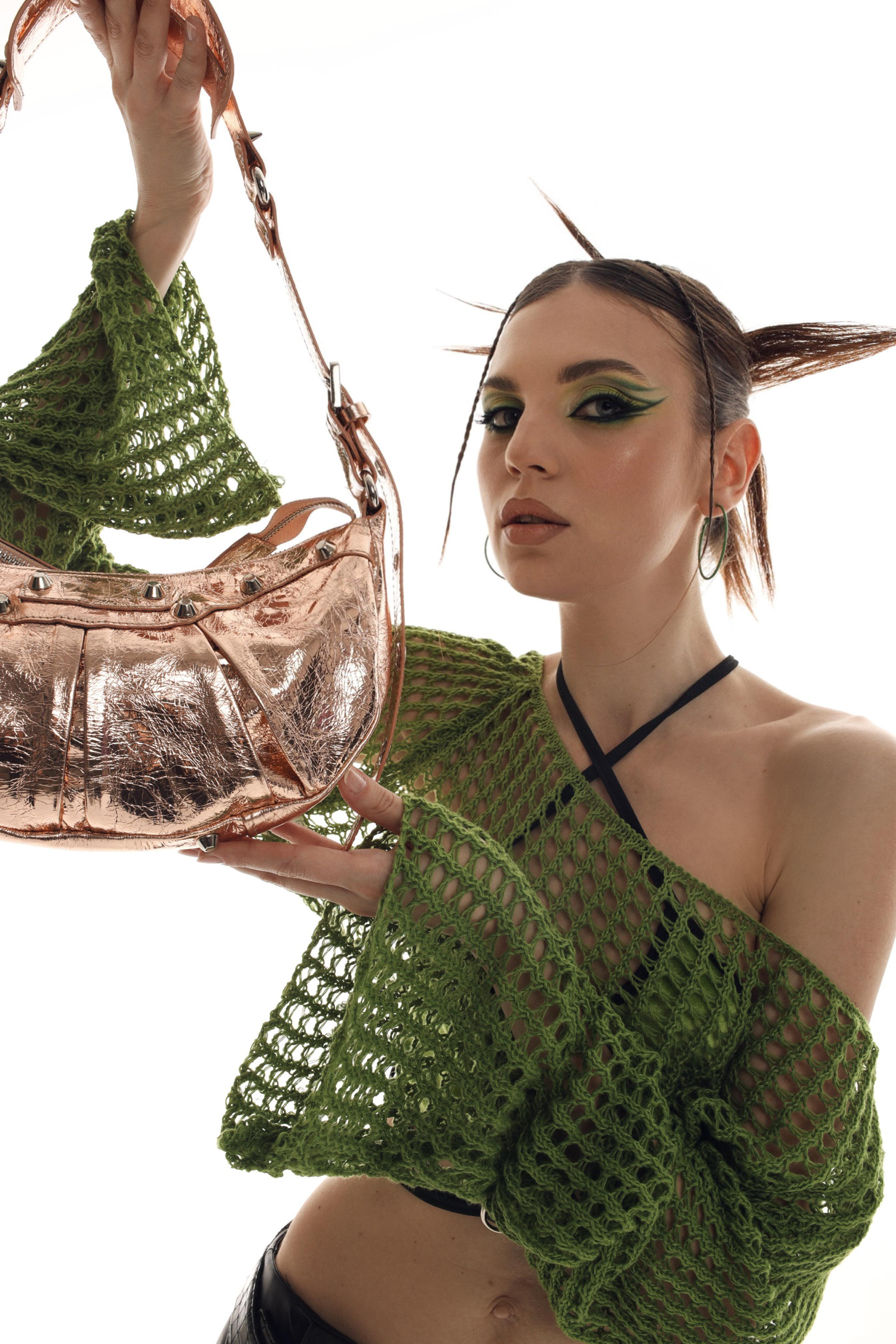 Модель для предметной съемки Евгения Б С-Петербург | Sale Easy