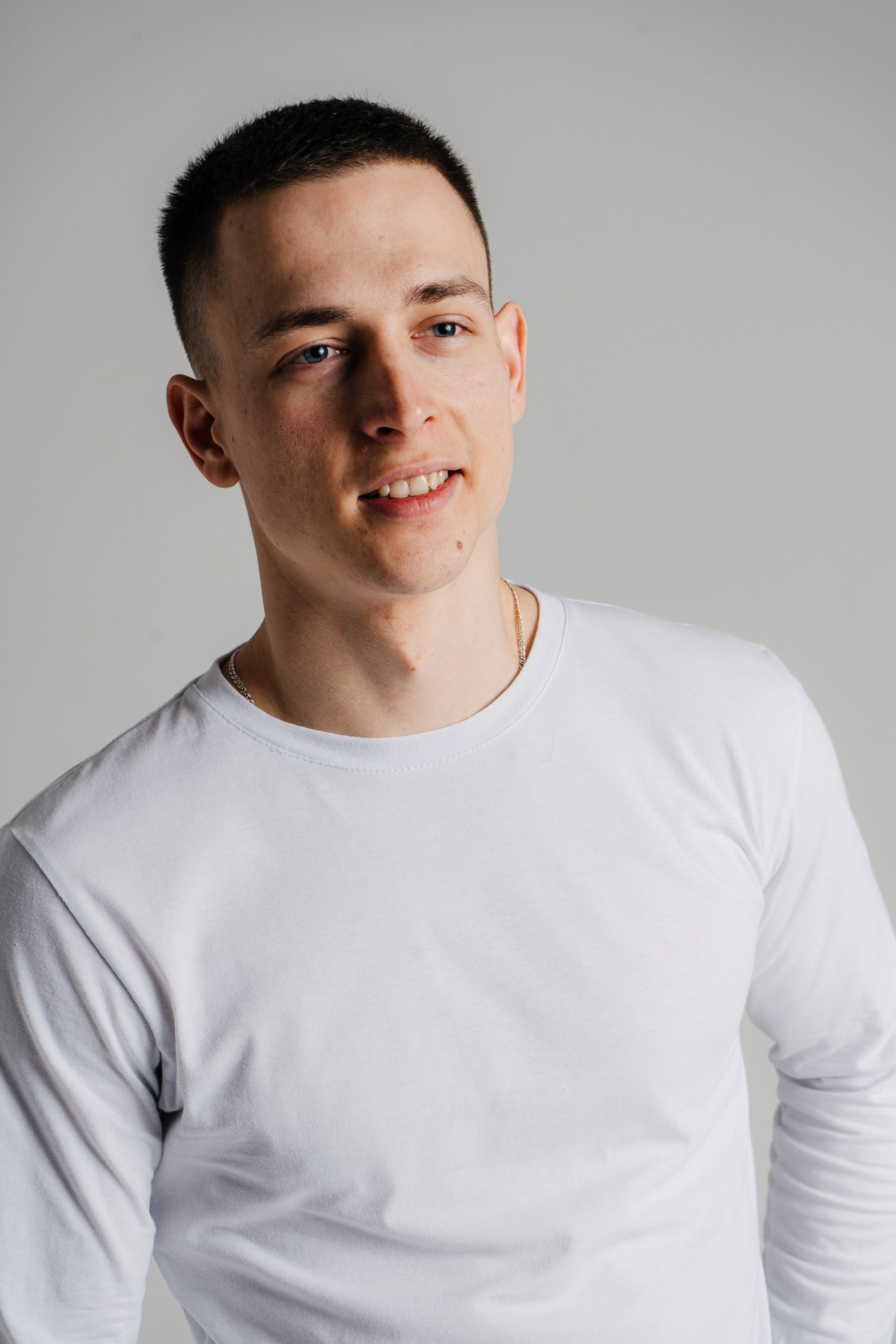 Модель для предметной съемки  Николай А Сочи| Sale Easy