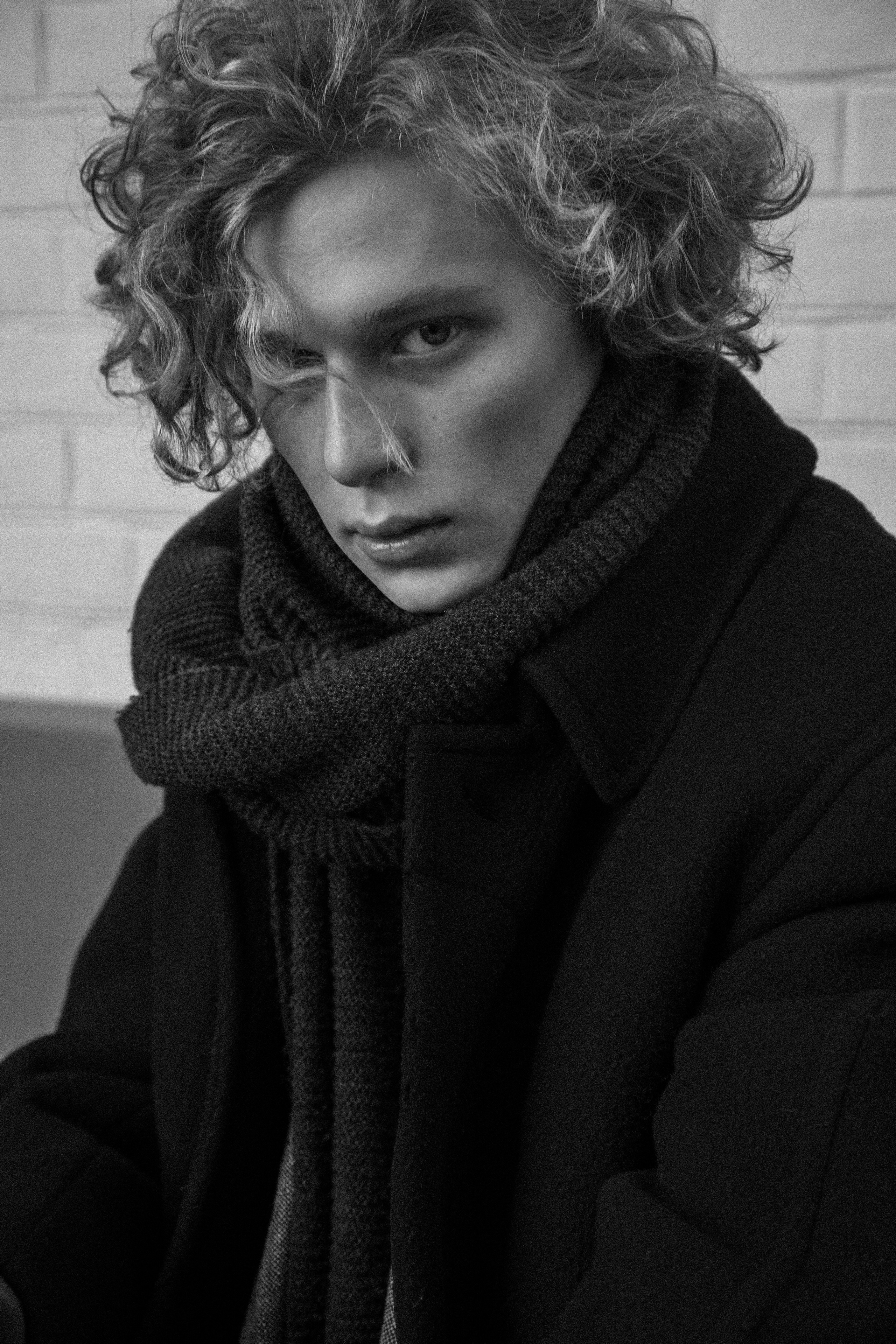 Модель для предметной съемки Арсений Москва | Sale Easy