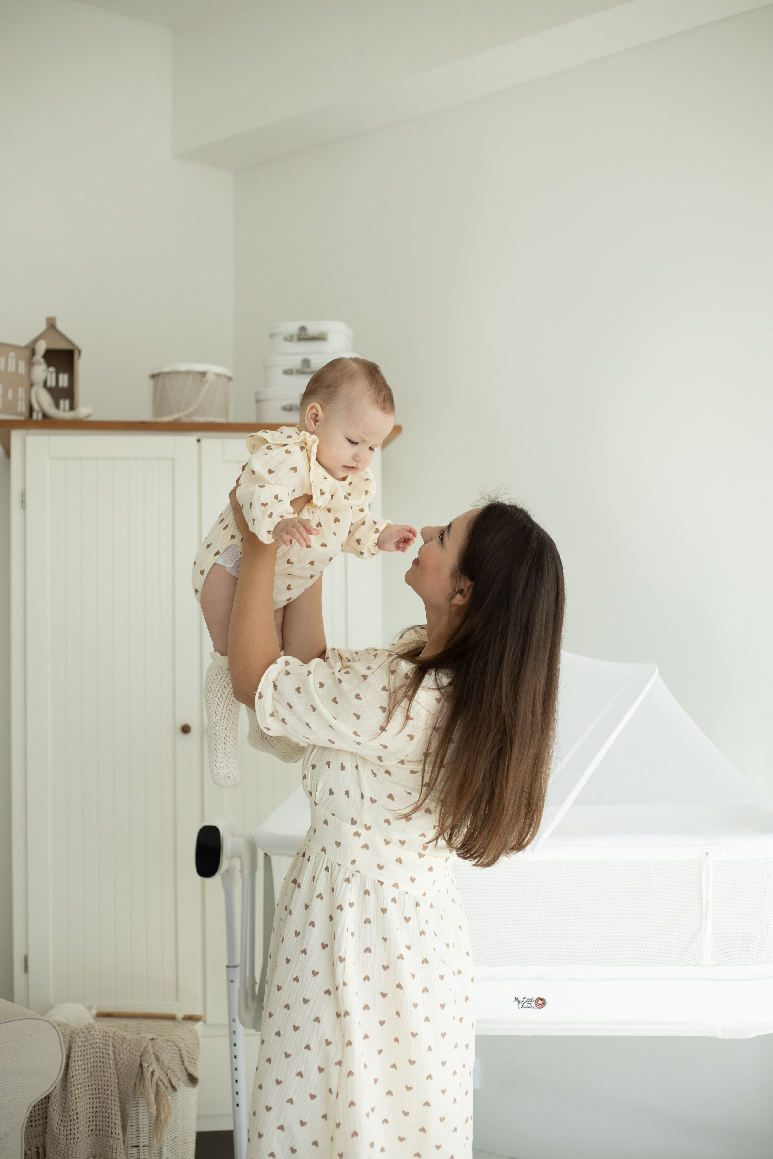 Модель девочка для предметной съемки Амелия Казань| Sale Easy