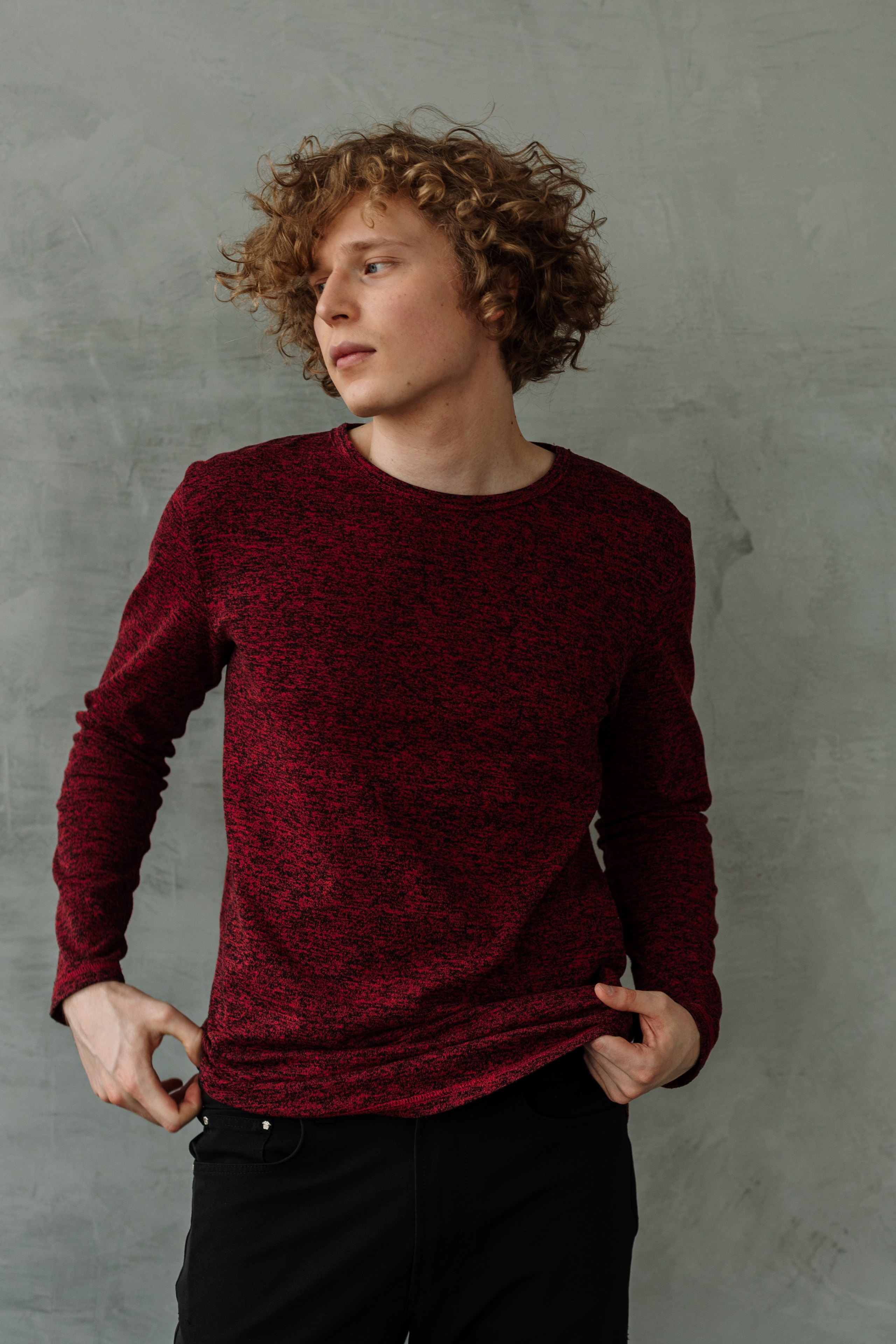 Модель для предметной съемки Арсений Москва | Sale Easy