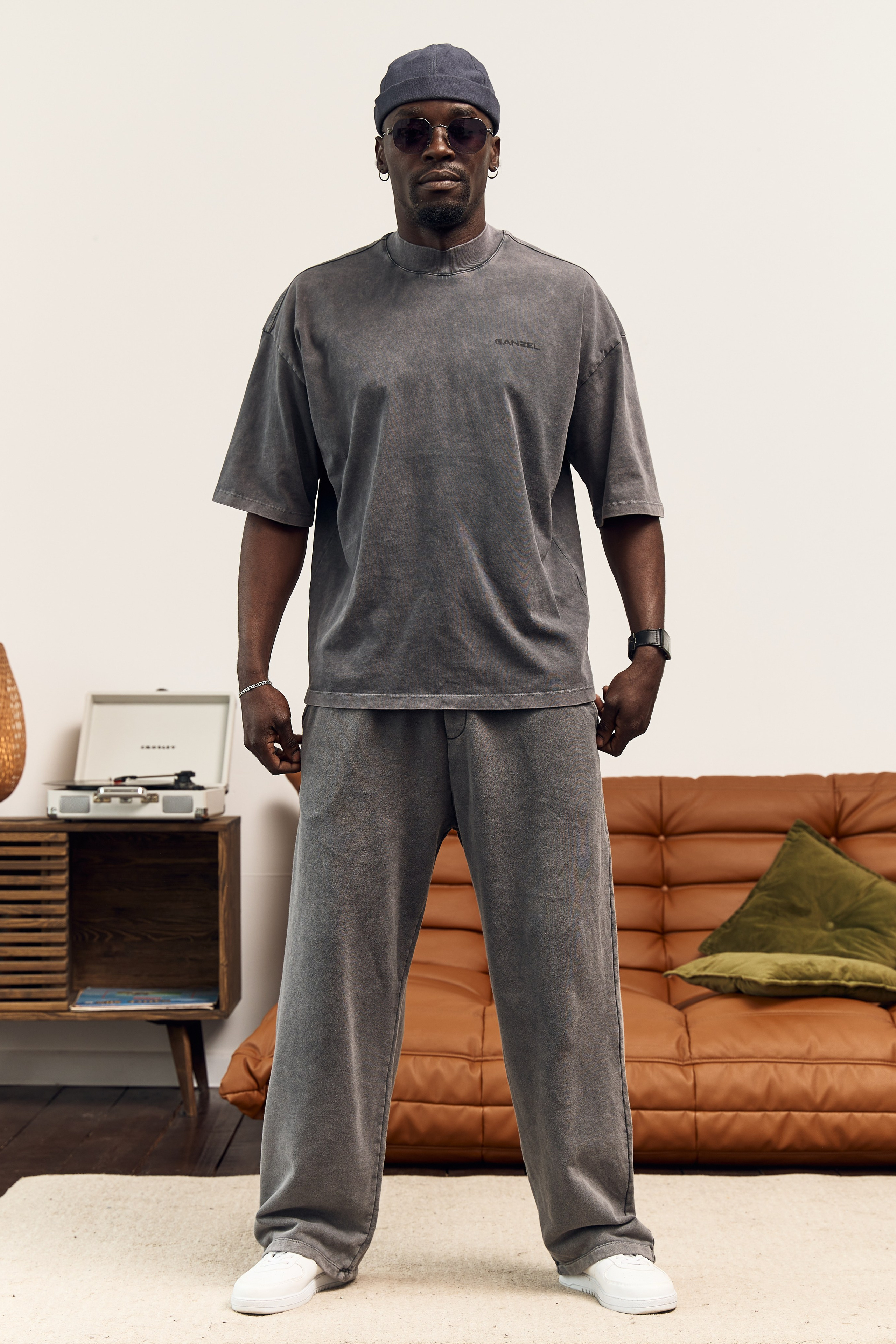 Модель для предметной съемки Кристиан Казань| Sale Easy