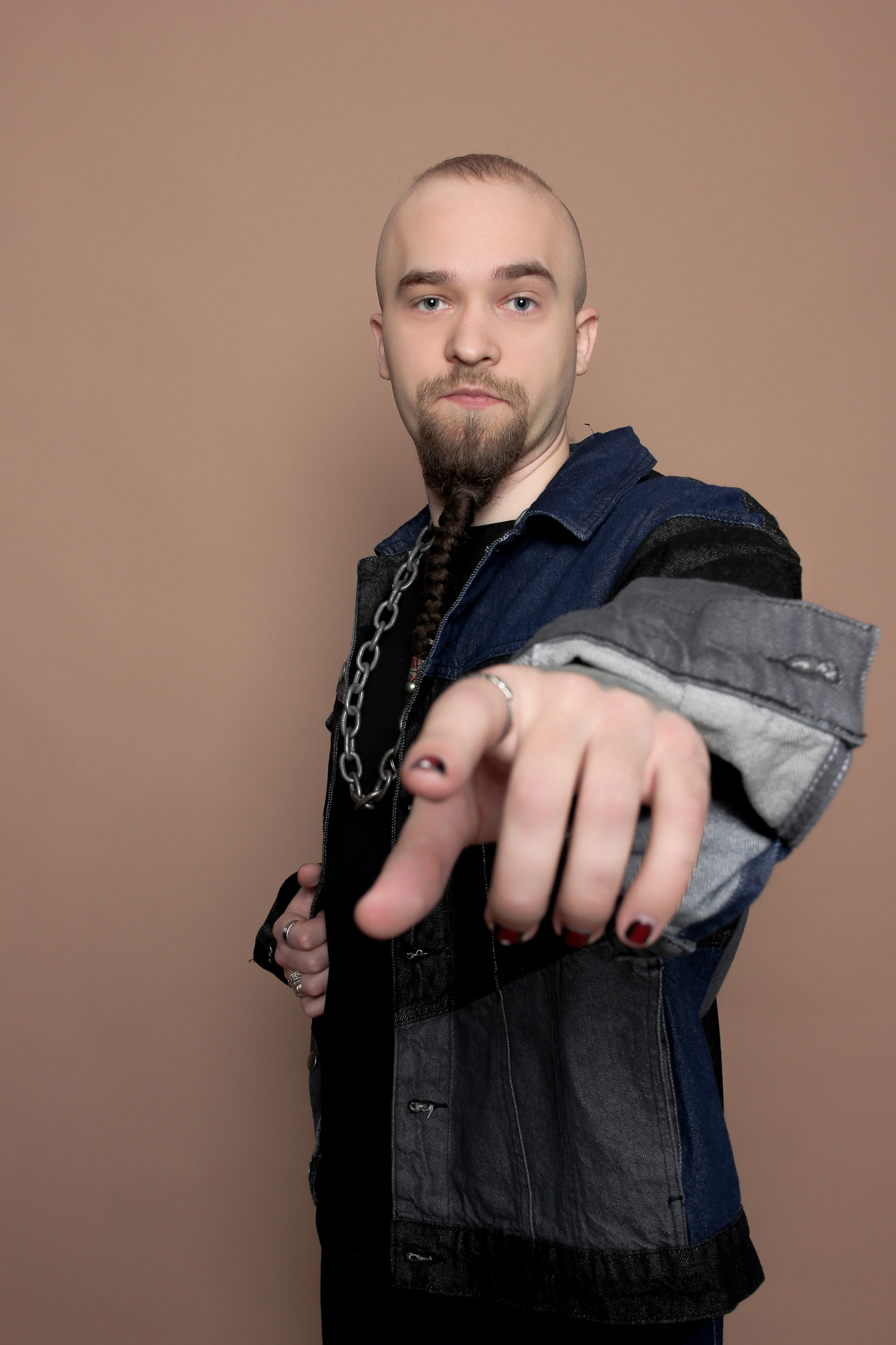 Модель для предметной съемки Дмитрий К Новосибирск| Sale Easy