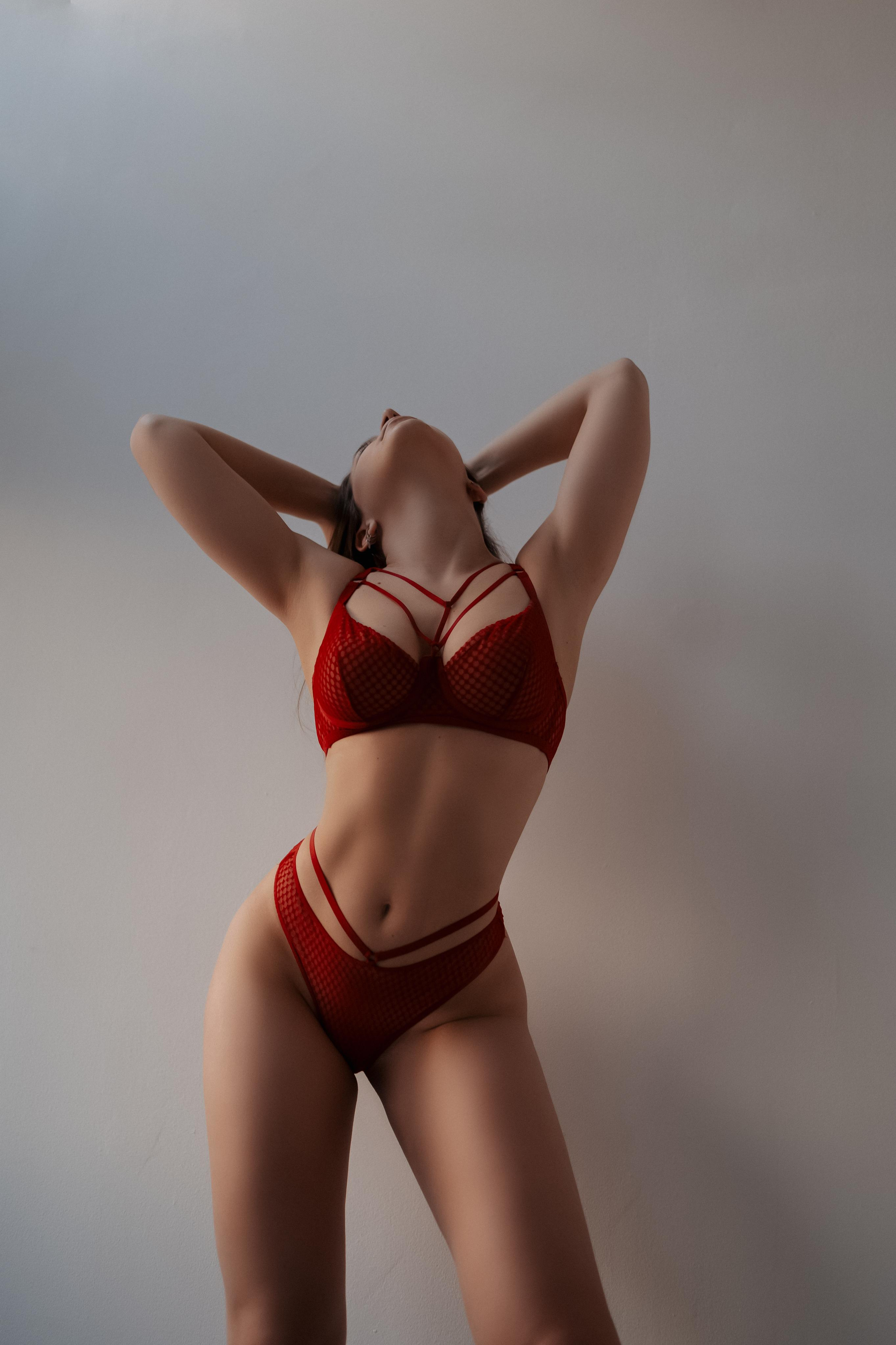 Модель plus size для предметной съемки Нина Москва | Sale Easy