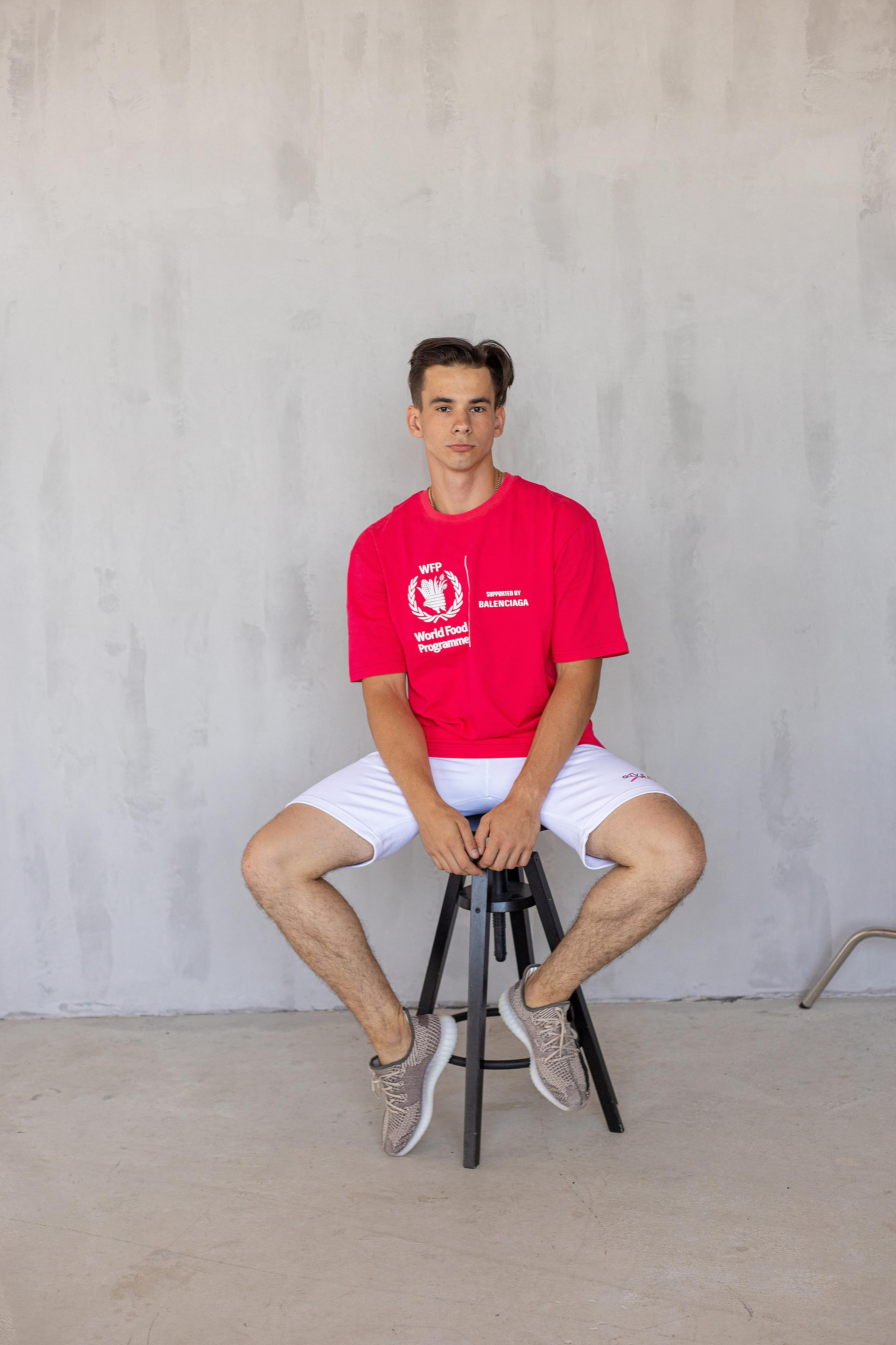 Модель для съемки на маркетплейсы Никита Б Казань| Sale Easy