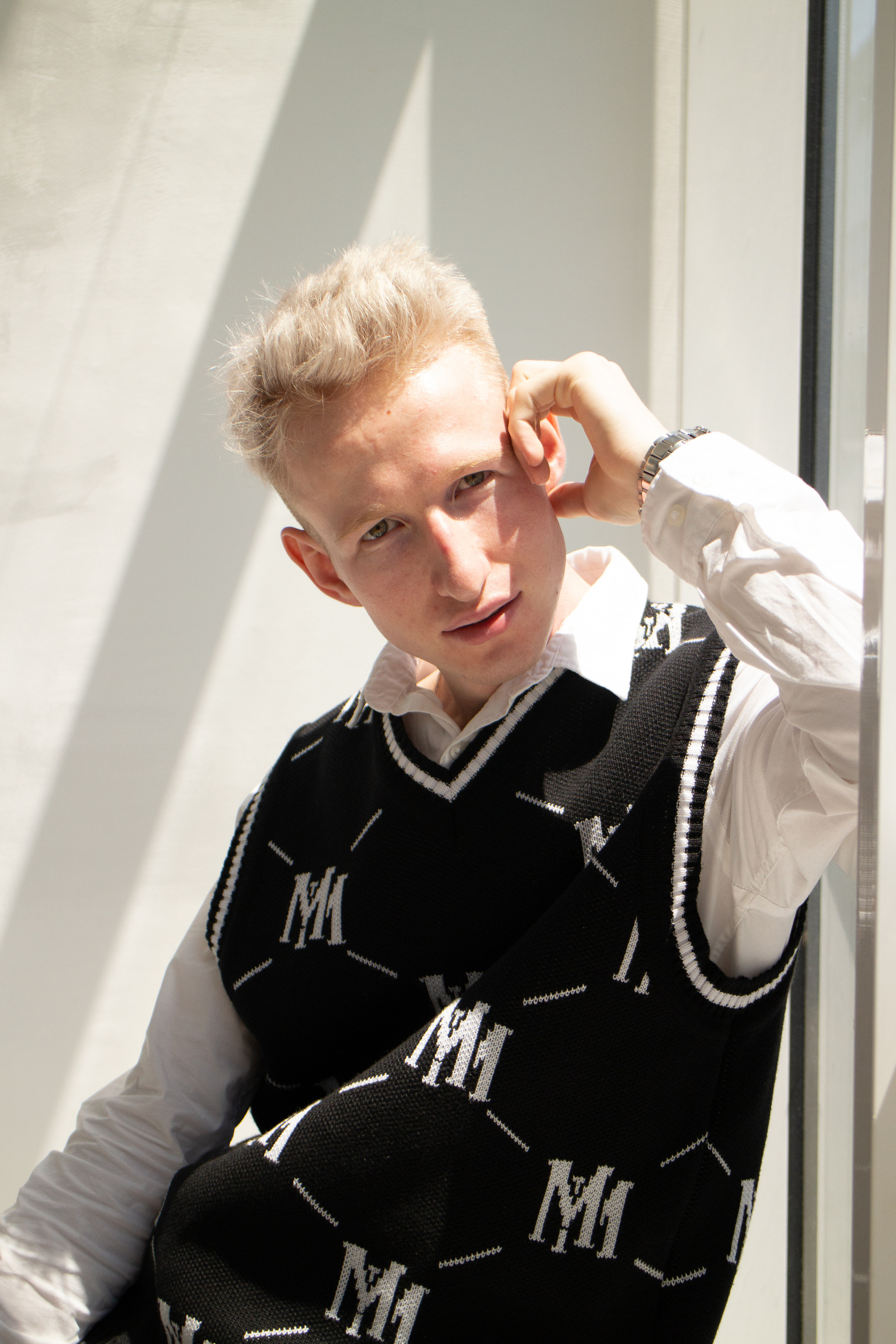 Модель для предметной съемки  Максим Б Сочи| Sale Easy