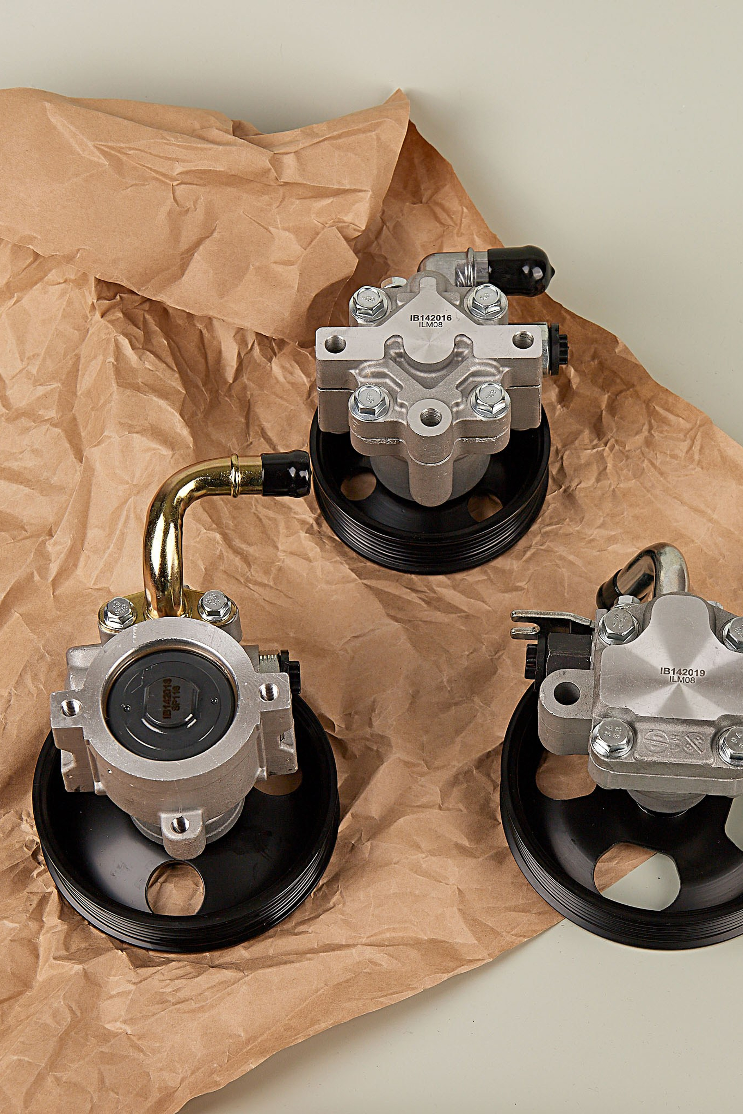 Предметная съемка автотоваров, подчеркивающая основные преимущества и функциональность.