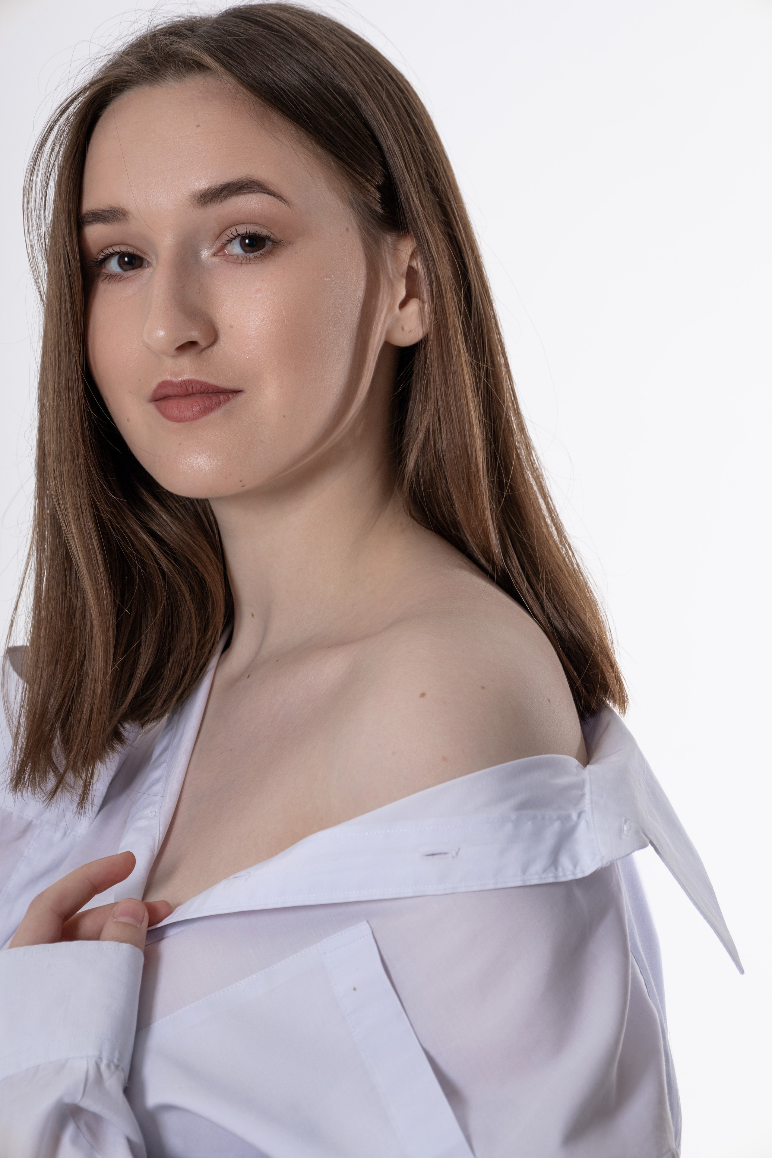 Модель для предметной съемки Назира Казань| Sale Easy