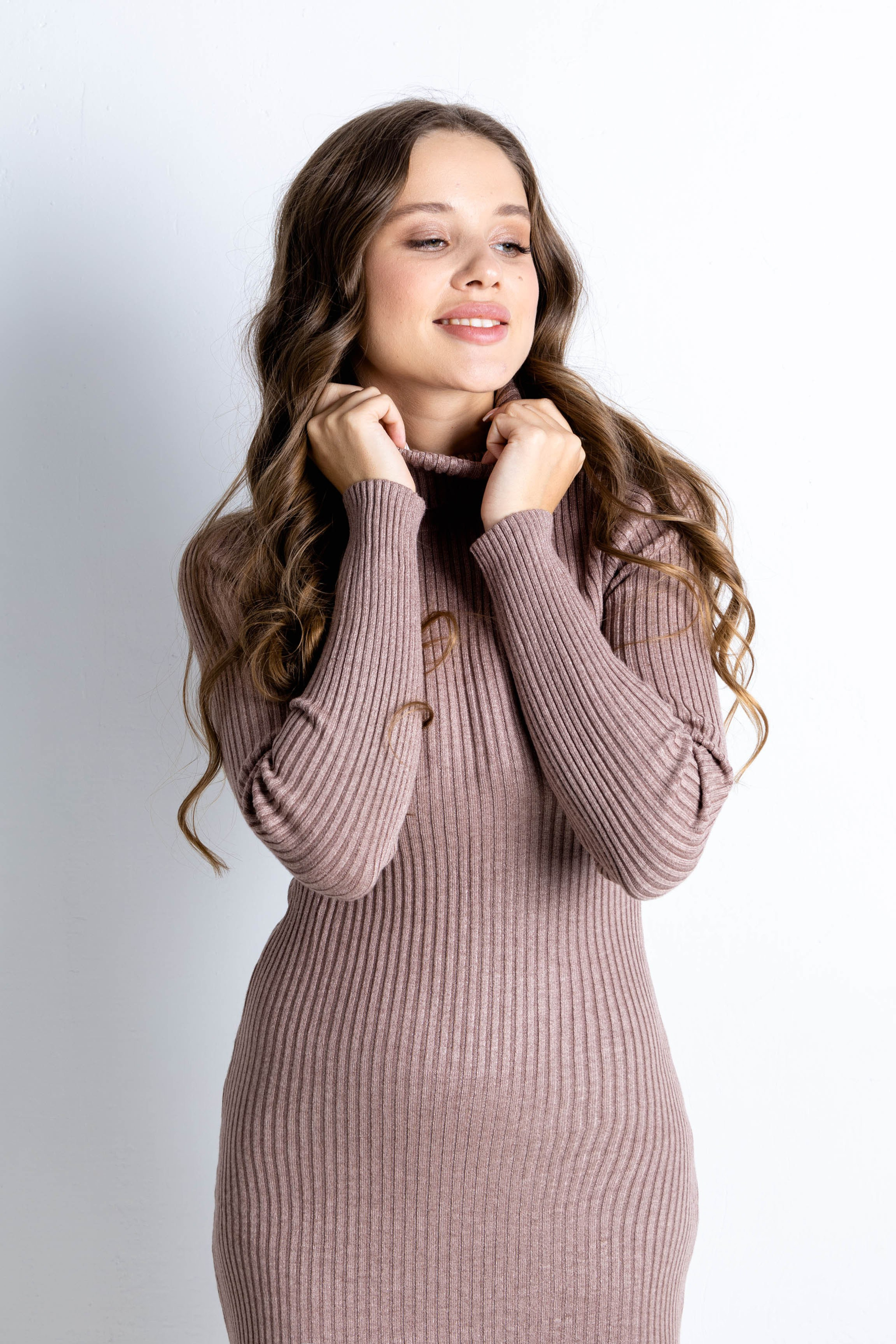 Модель для съемки фото для маркетплейса Эльмира Москва | Sale Easy