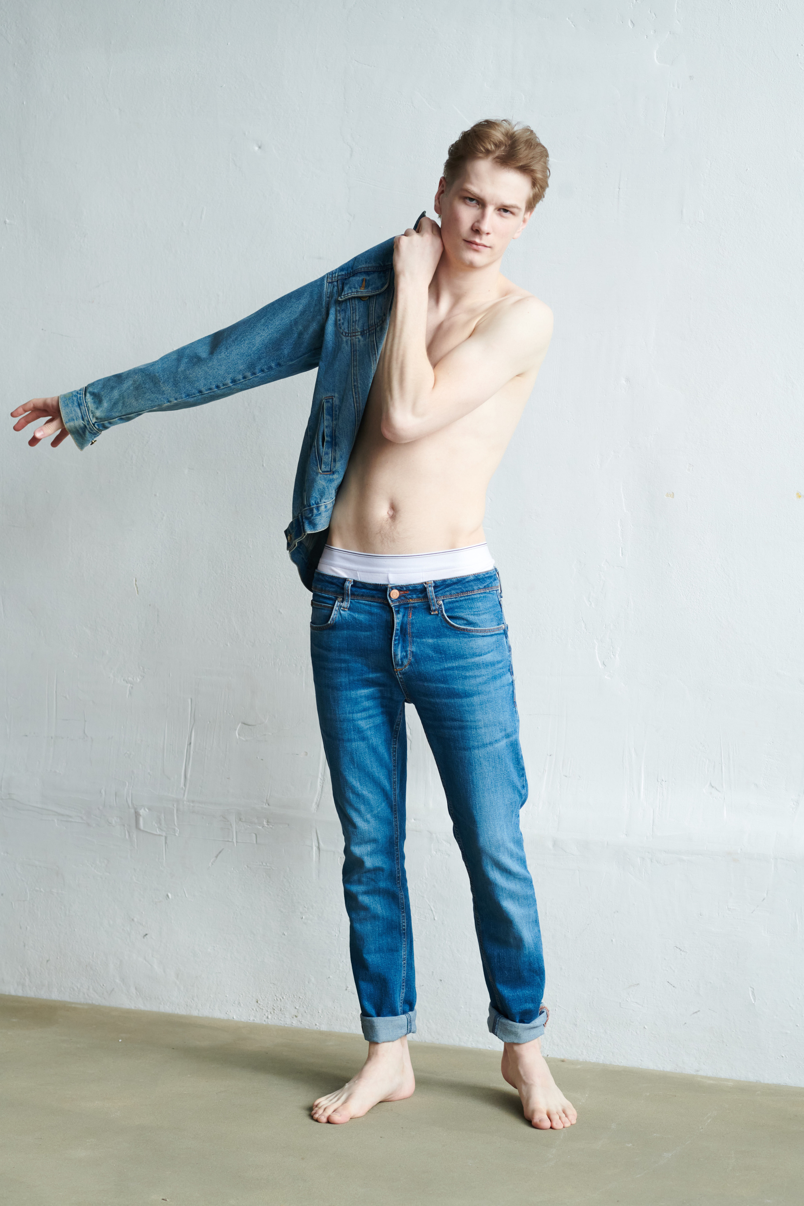 Модель для предметной съемки Кирилл В Н.Новгород | Sale Easy