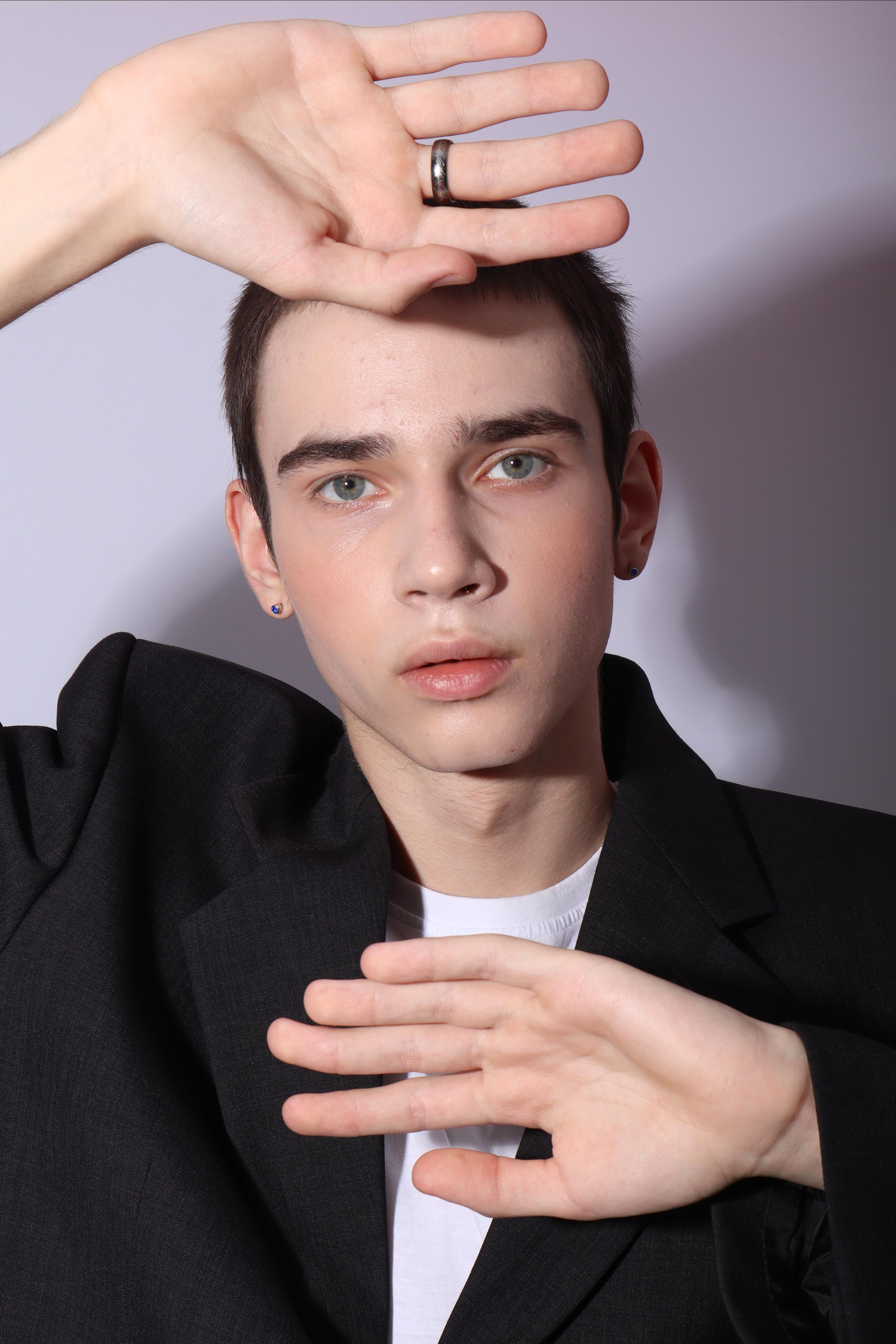 Модель для предметной съемки Дмитрий З. Москва | Sale Easy