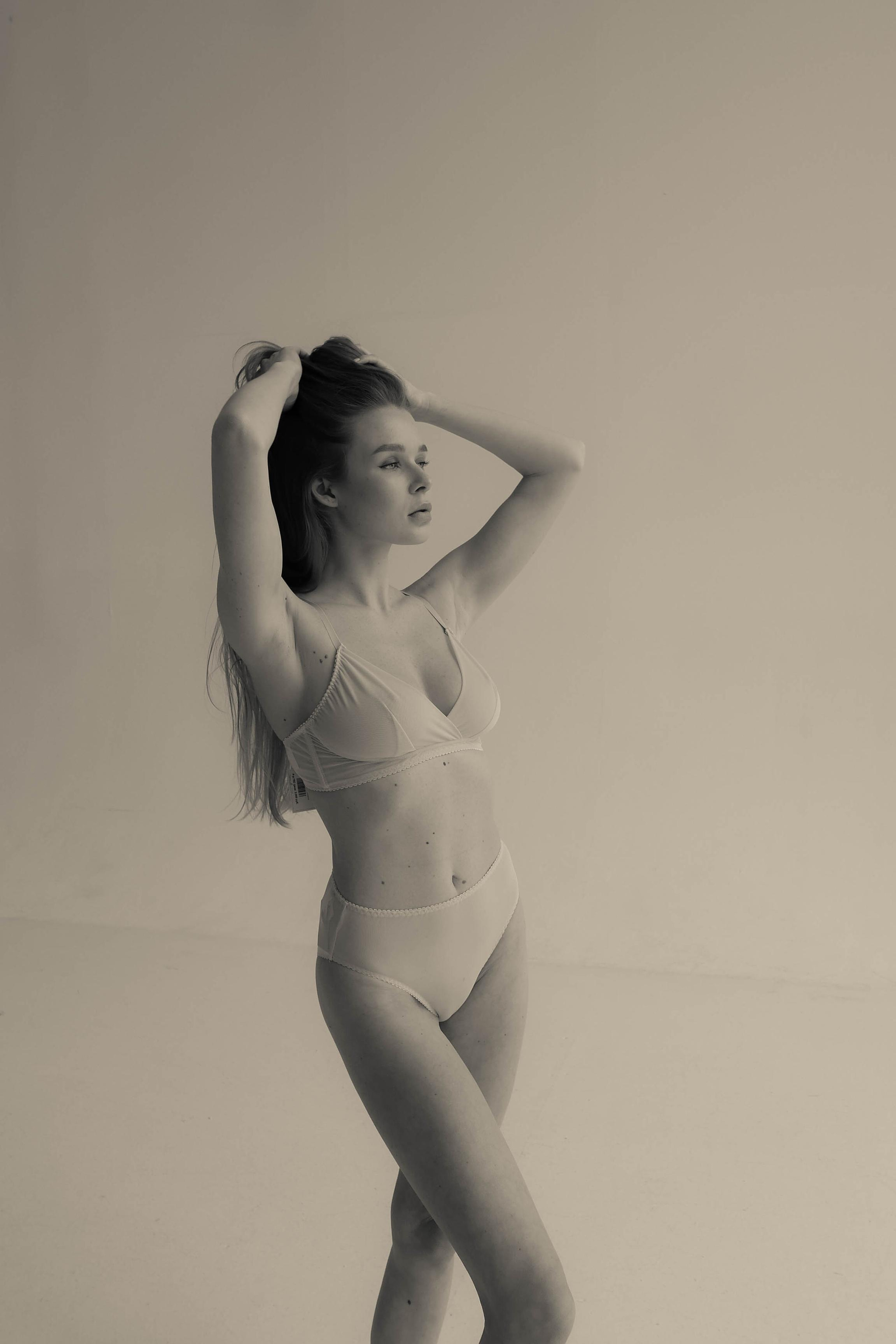 Модель для предметной съемки Дария И. Москва| Sale Easy