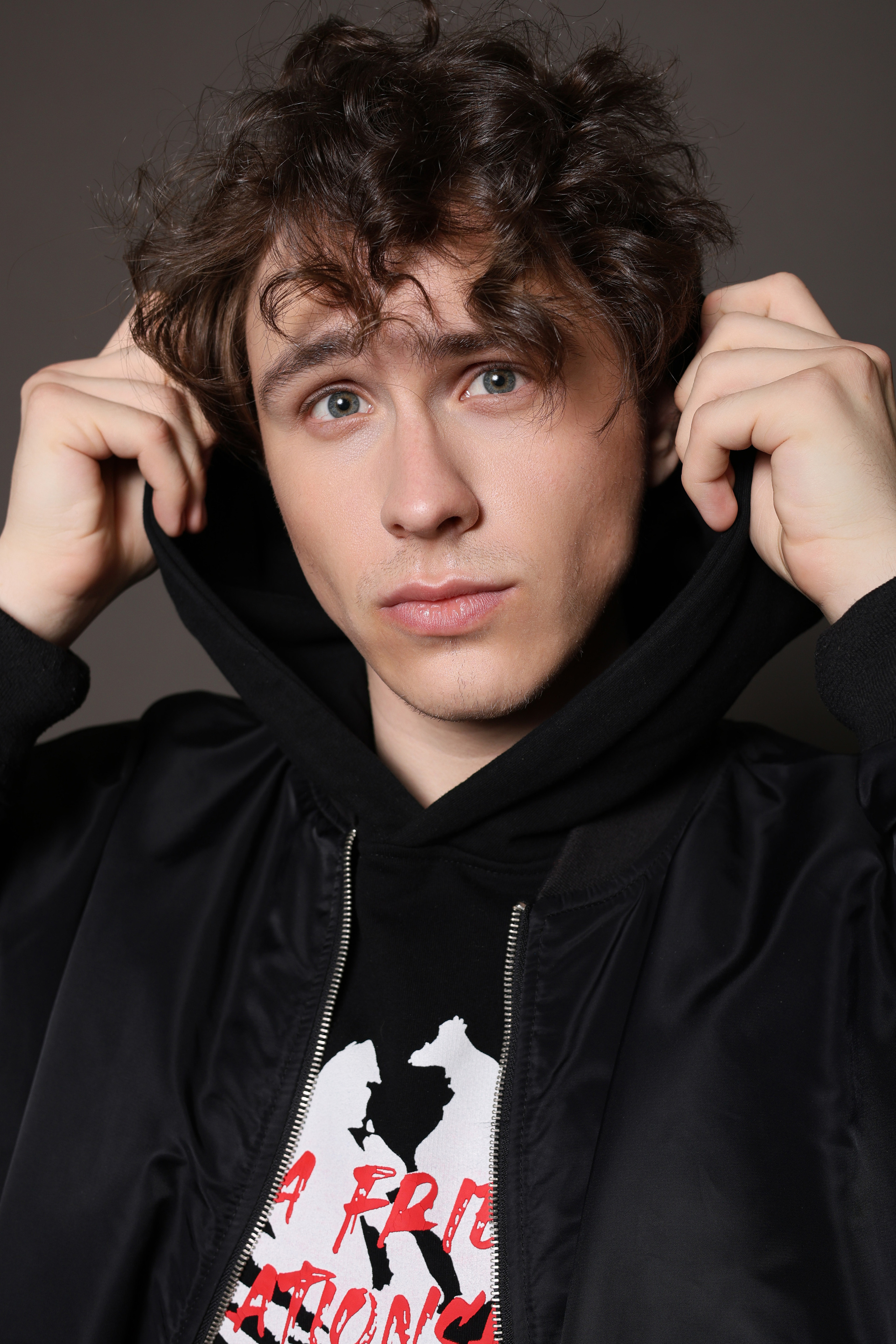 Модель для предметной съемки Илья Д С-Петербург | Sale Easy