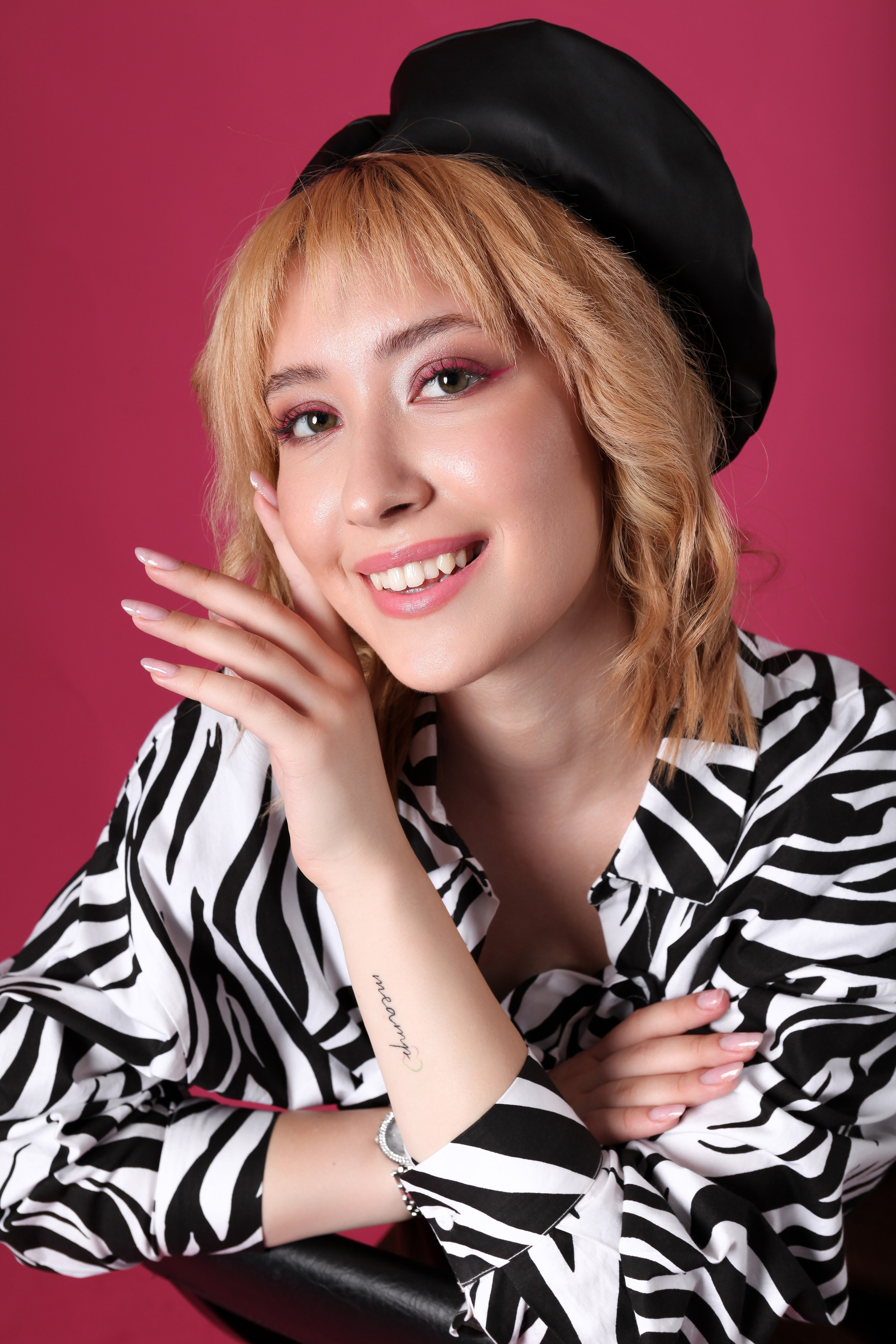 Модель для предметной съемки Полина Е  Новосибирск| Sale Easy