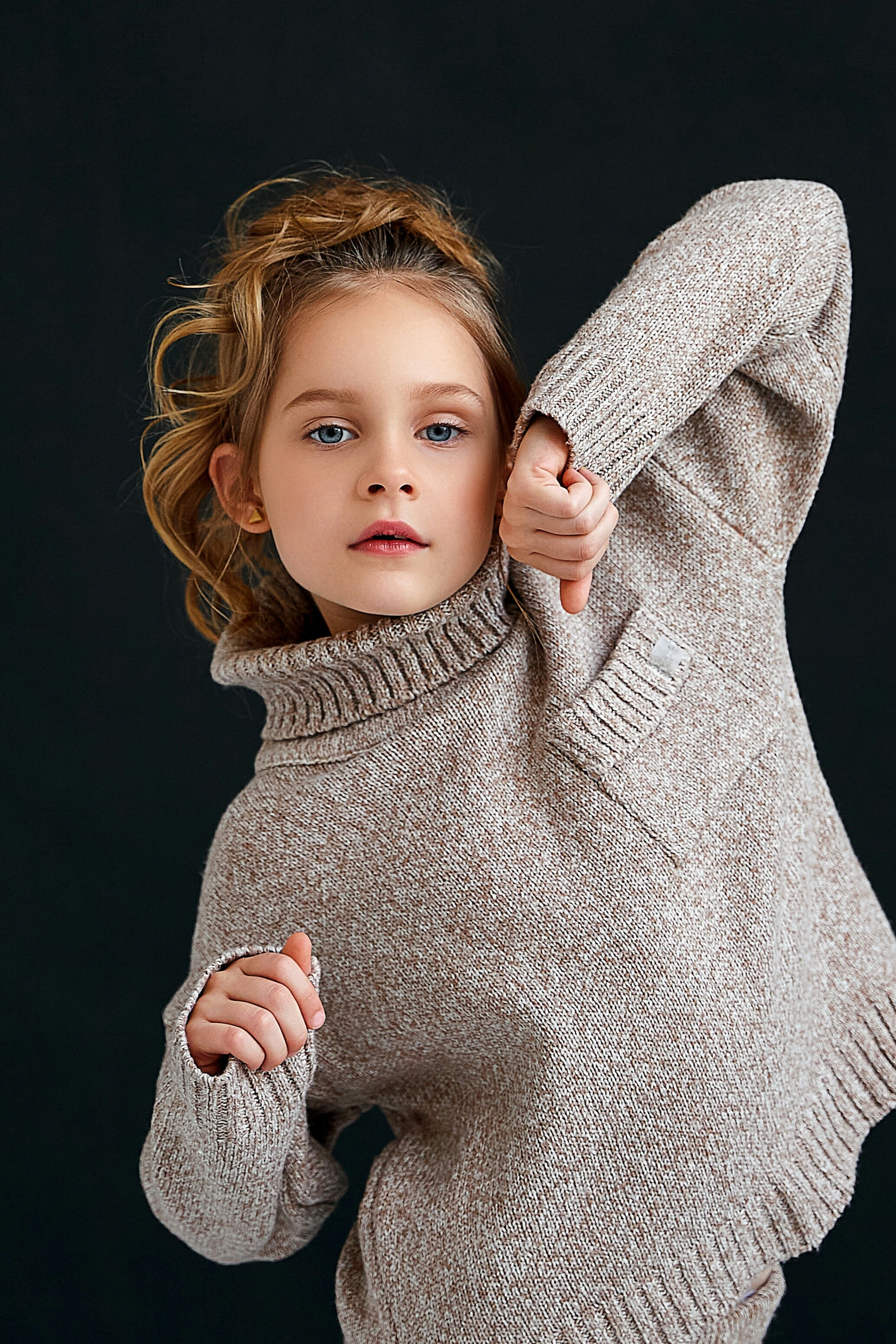 Модель для предметной съемки Алиса О. Н.Н.| Sale Easy