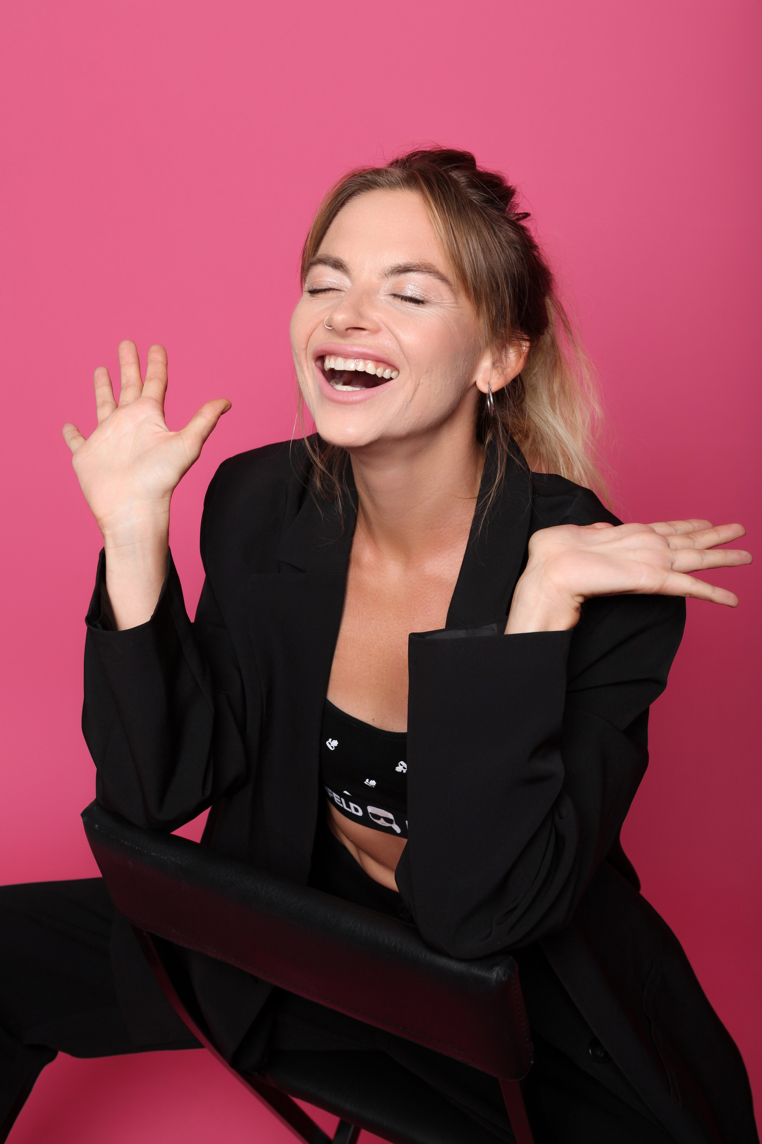 Модель для предметной съемки Ольга А Новосибирск| Sale Easy