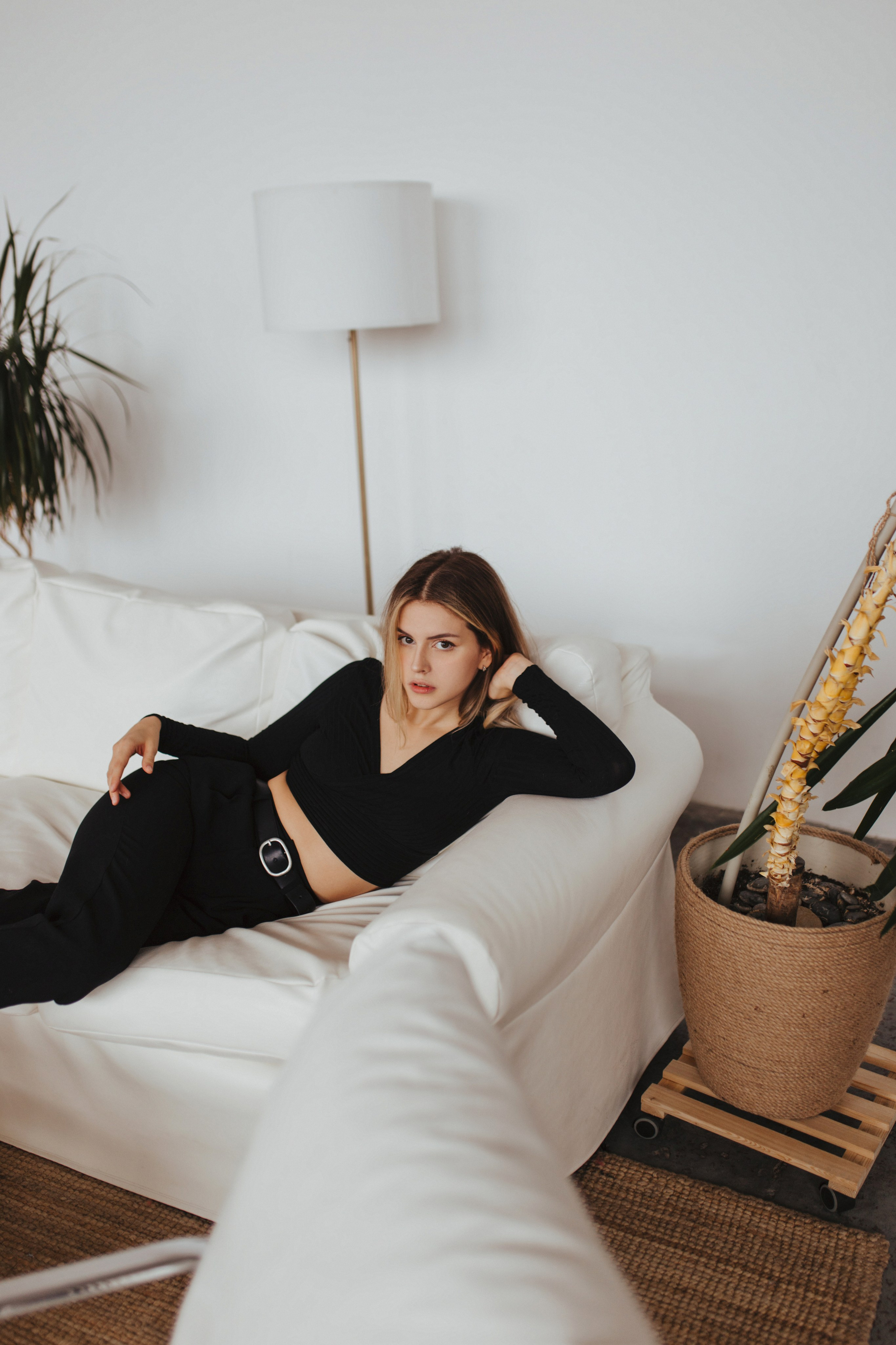 Модель для предметной съемки Анна Ф. Н.Н.| Sale Easy