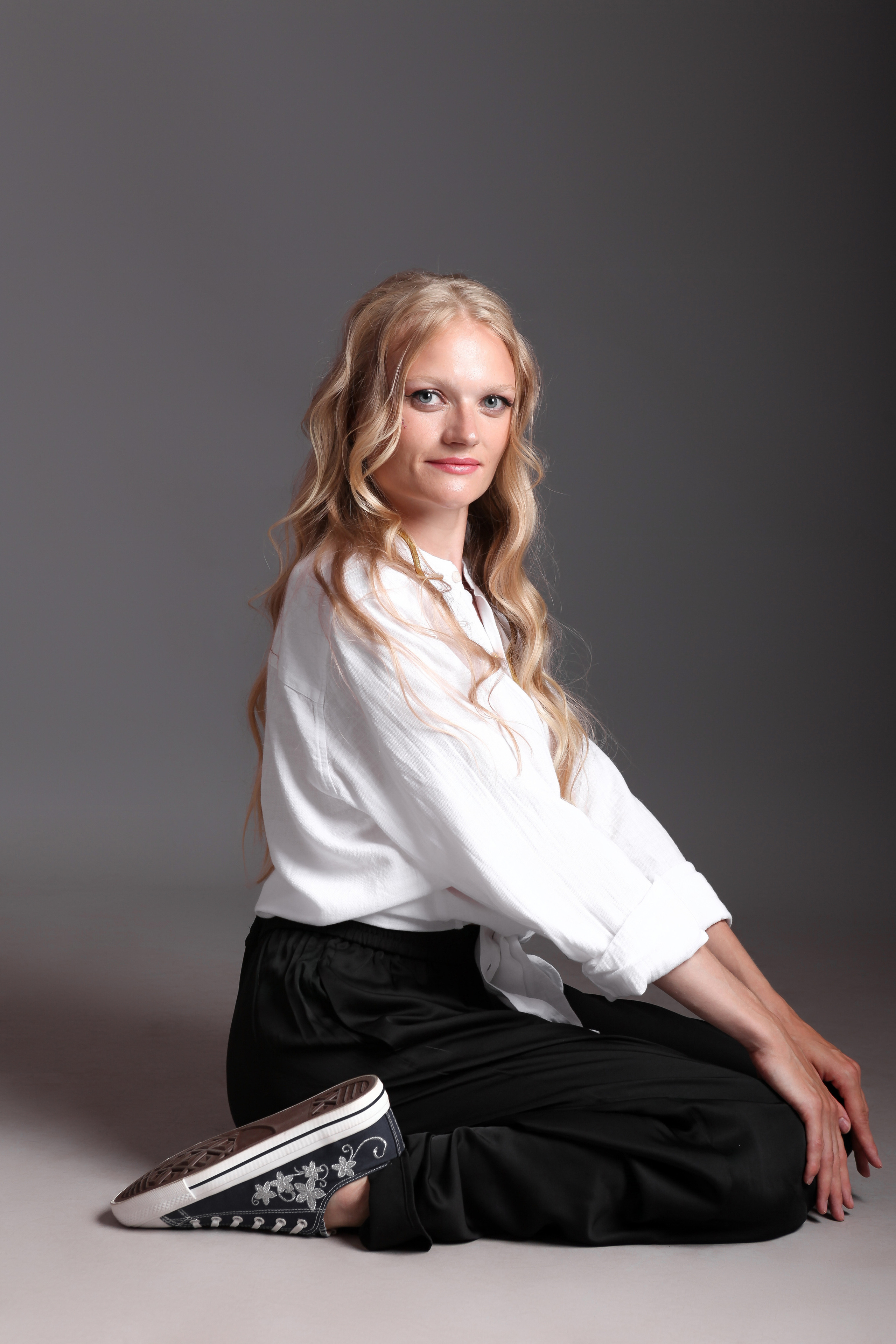 Модель для предметной съемки Анастасия Т Новосибирск| Sale Easy