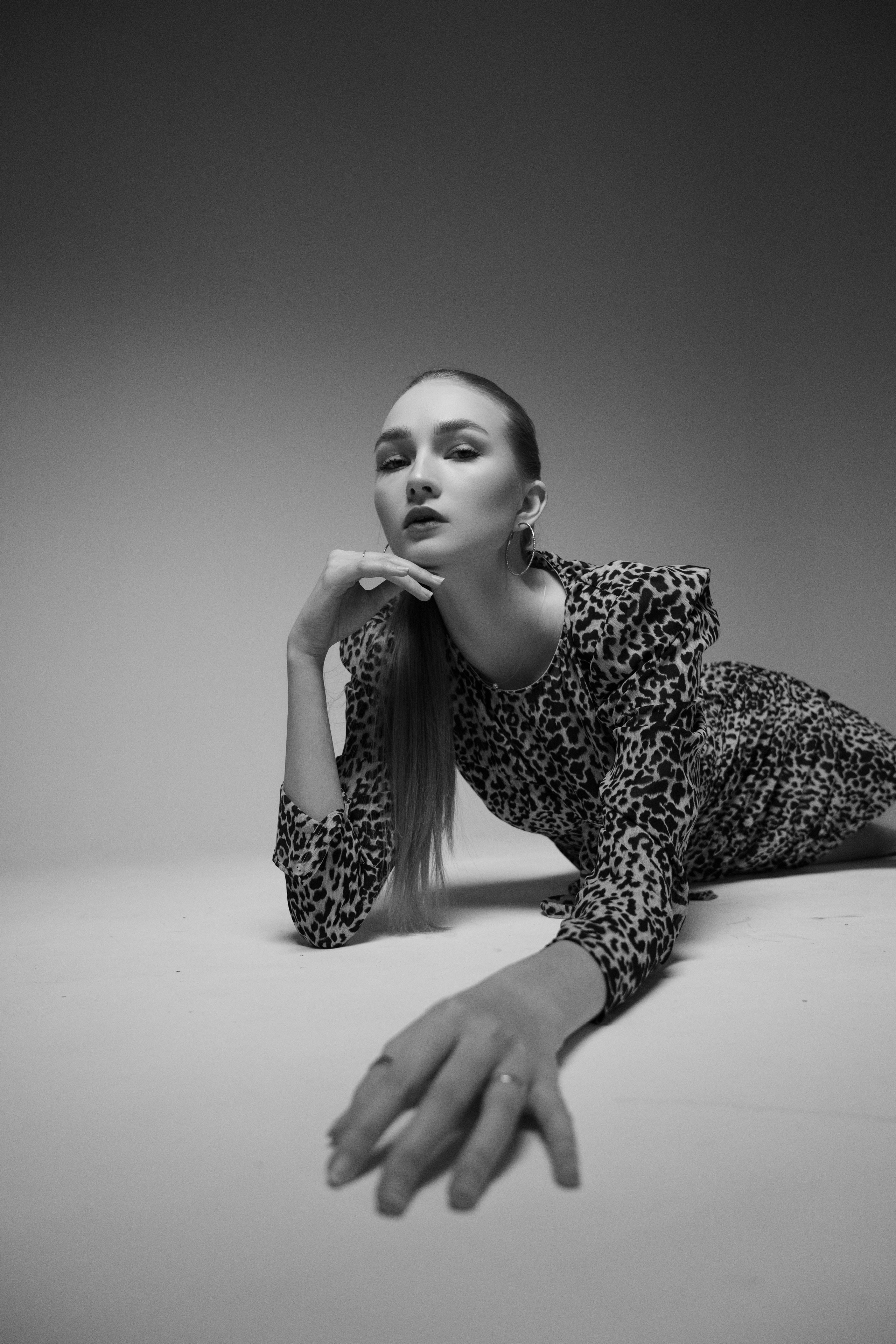 Модель для предметной съемки Юлия О. Н.Н.| Sale Easy