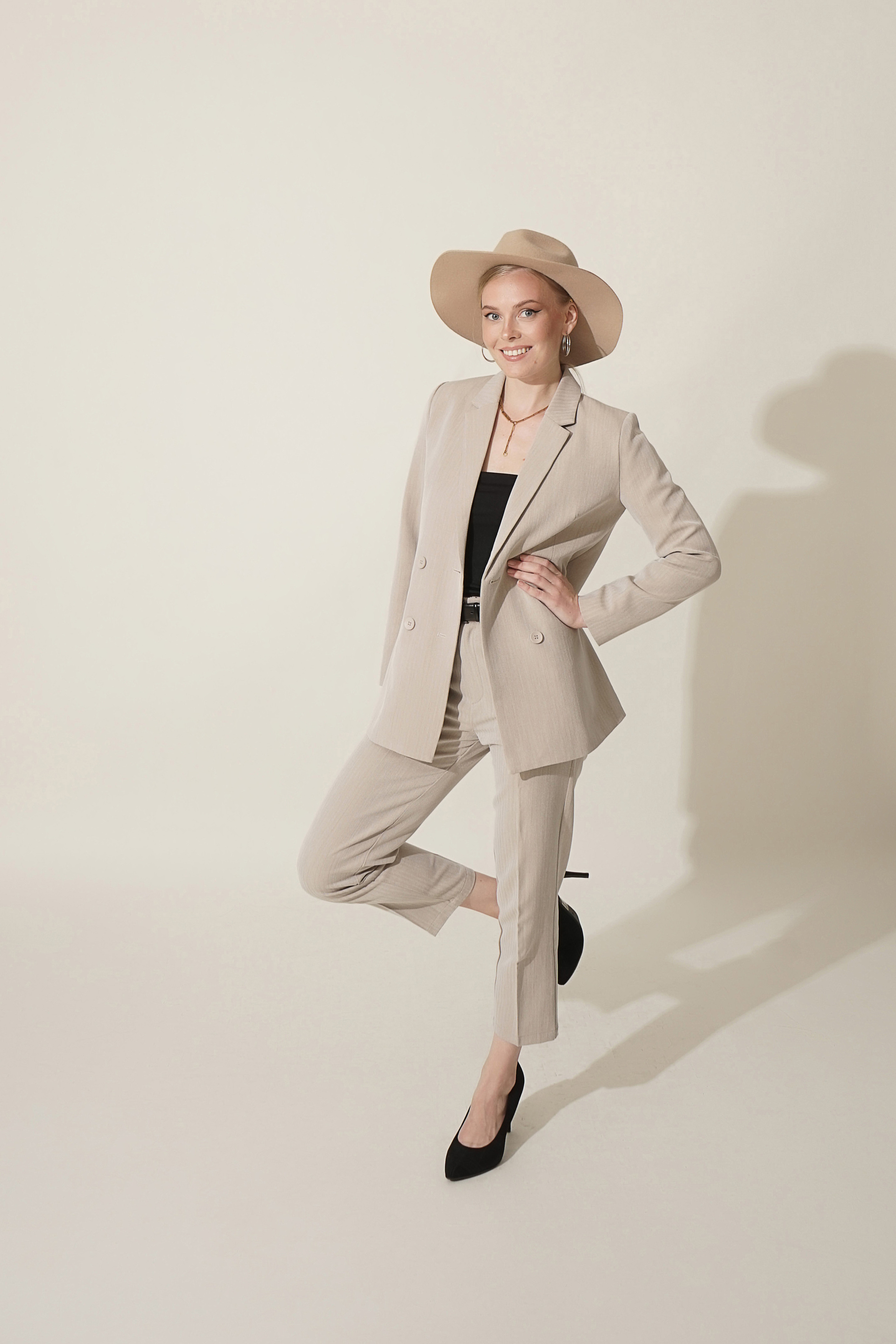 Модель для предметной съемки  Дарья П. Сочи| Sale Easy