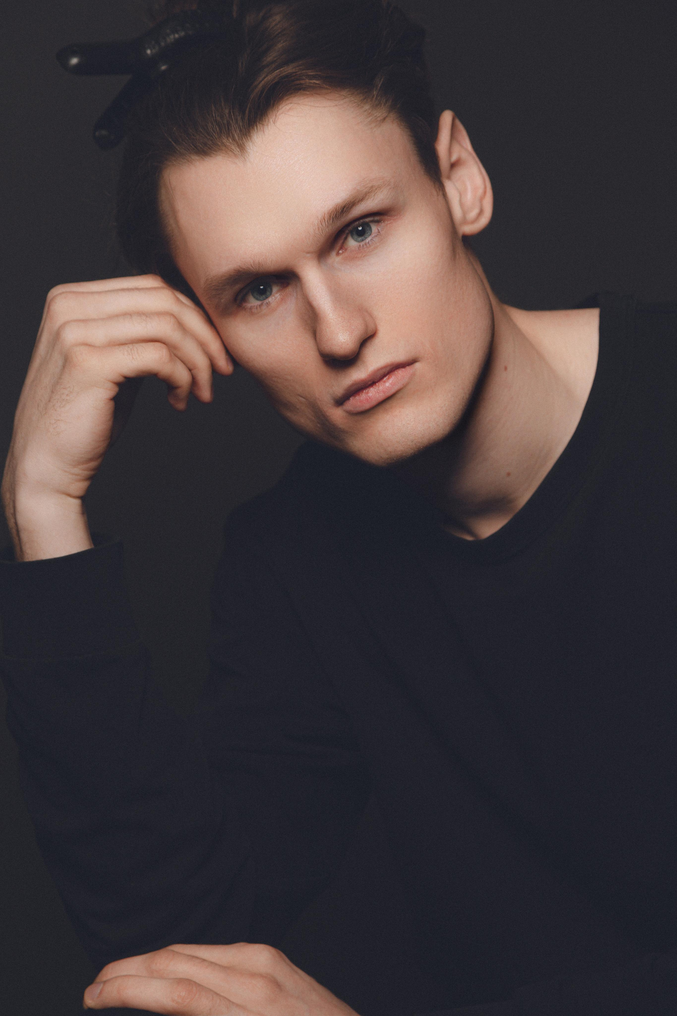 Модель для предметной съемки Илья АА Москва | Sale Easy