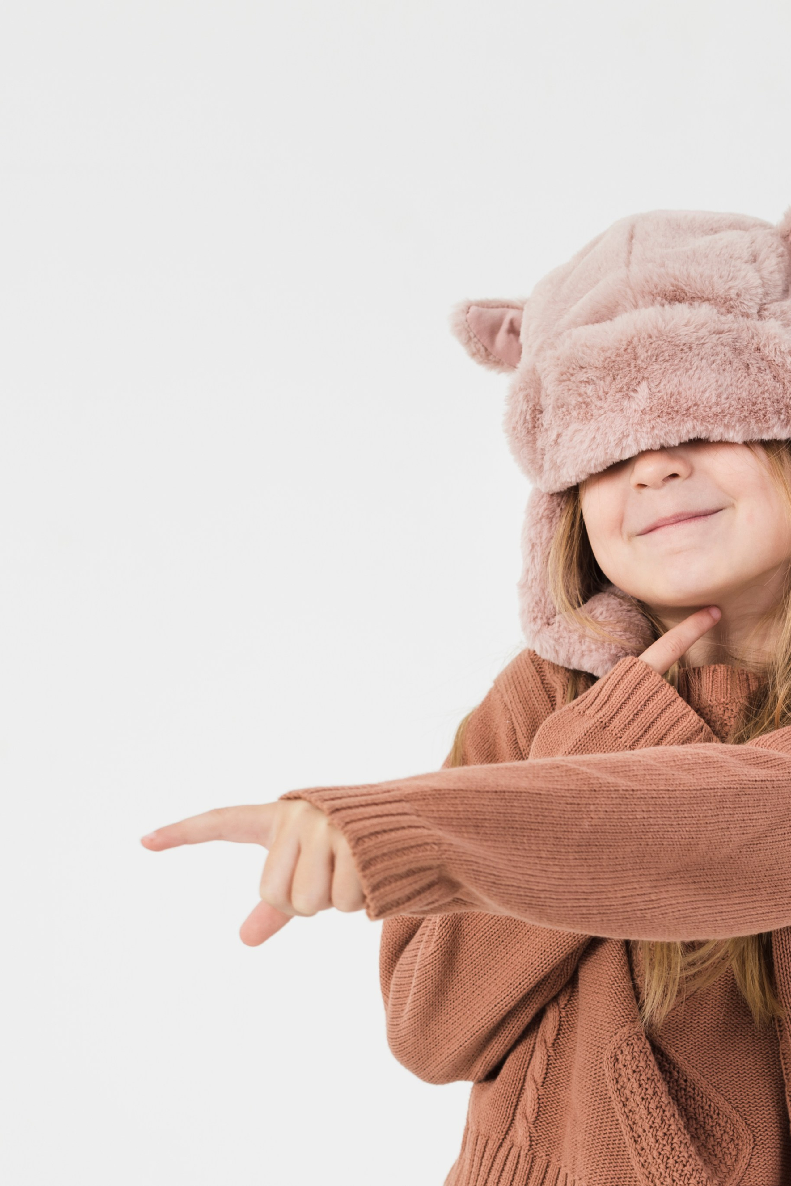 Референс для шапок, выполненных из экологически чистых материалов.