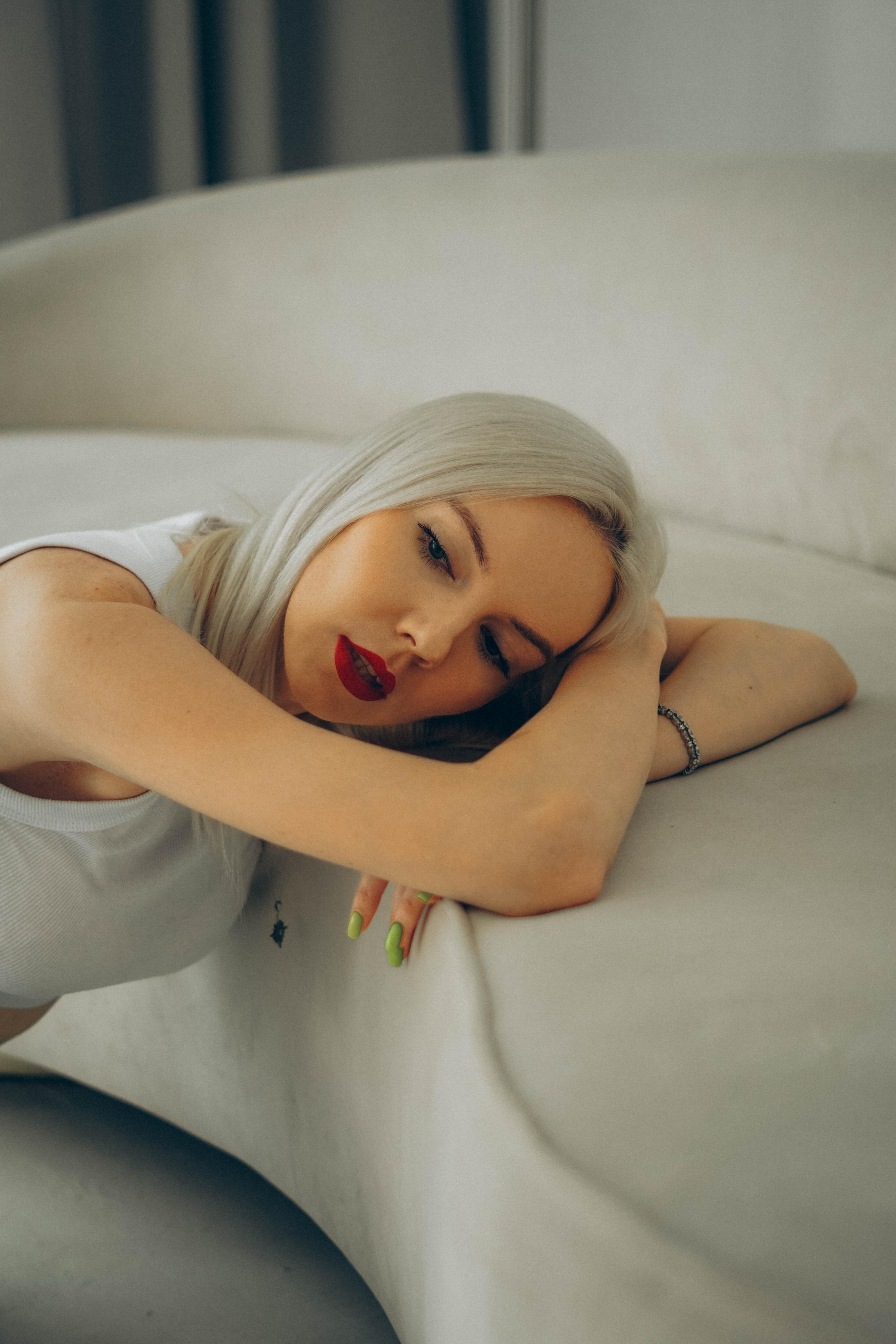 Модель для предметной съемки Валерия 5 Н.Новгород | Sale Easy