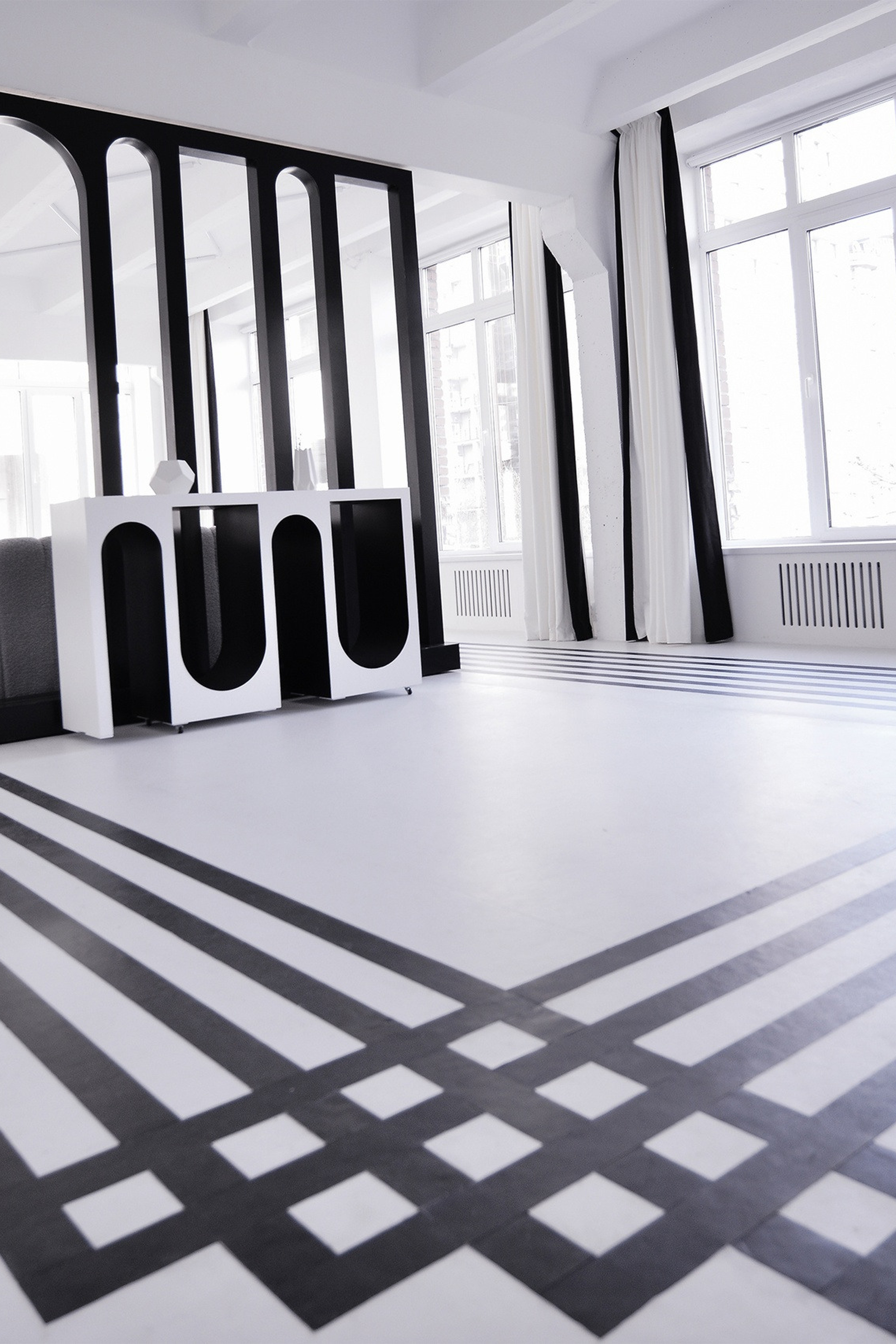 Студия для предметной съемки CROSS — Room 201 Москва | Sale Easy