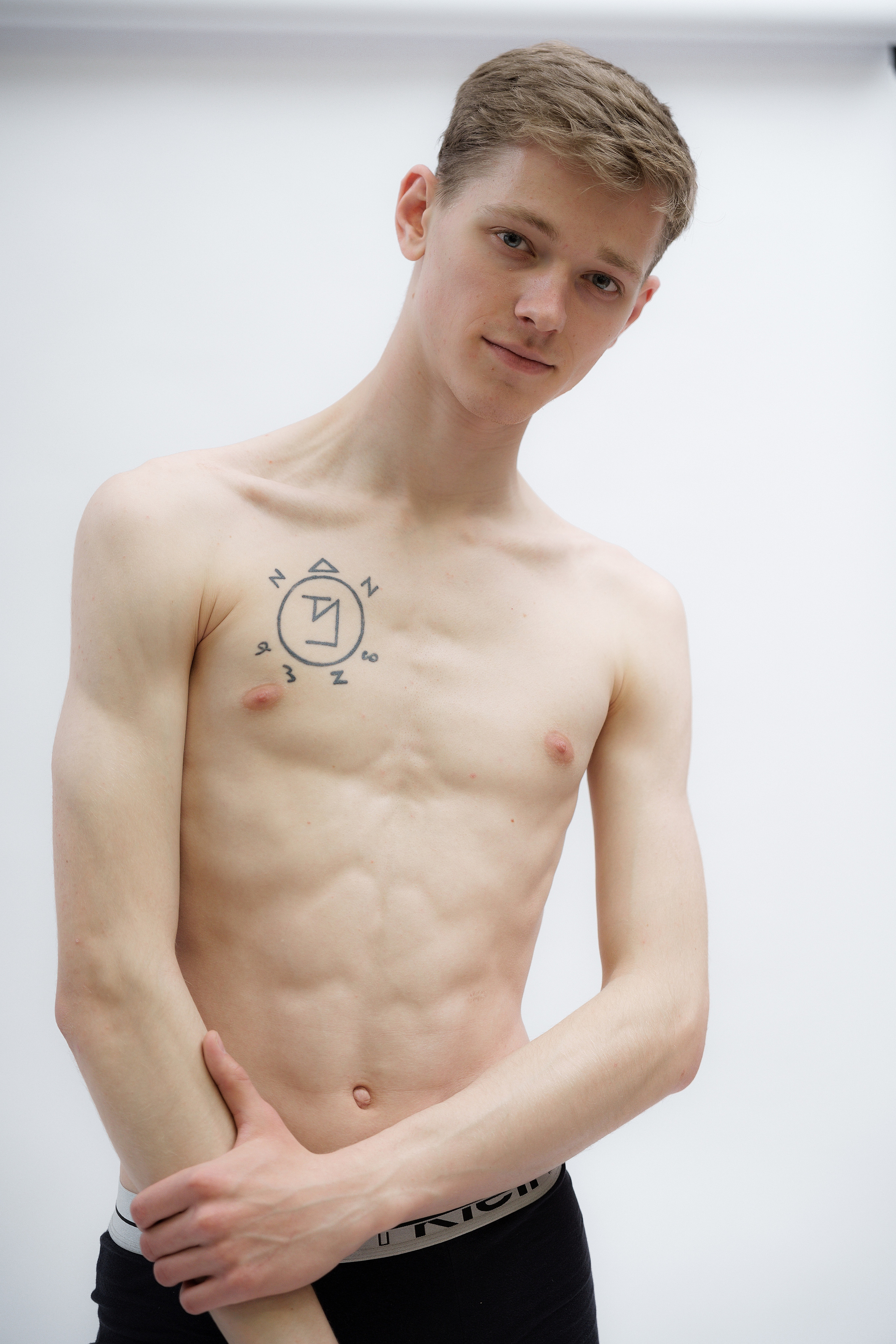 Модель для предметной съемки Павел А. С-Петербург | Sale Easy