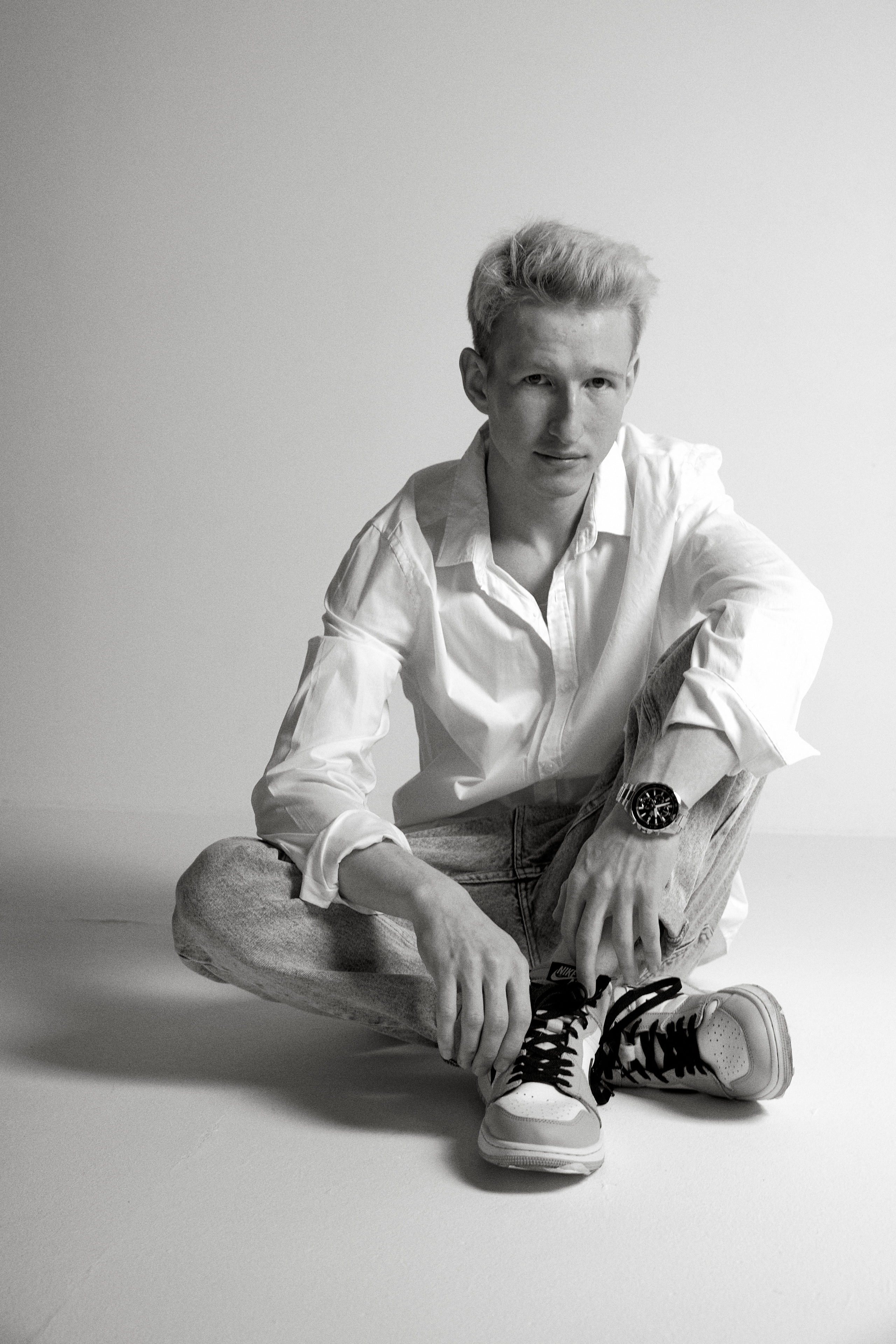 Модель для предметной съемки  Максим Б Сочи| Sale Easy