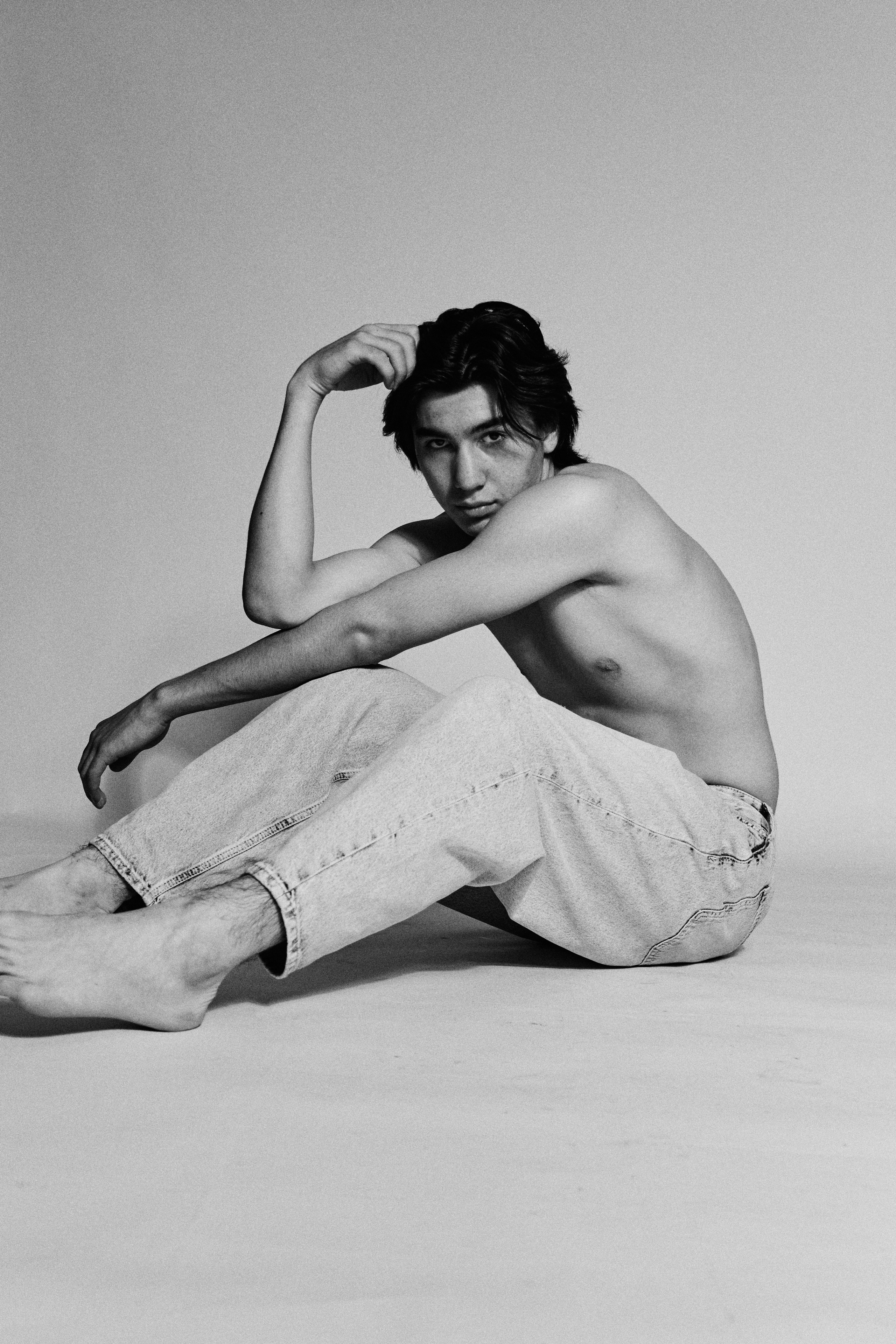 Модель для предметной съемки Зухурбек Москва | Sale Easy