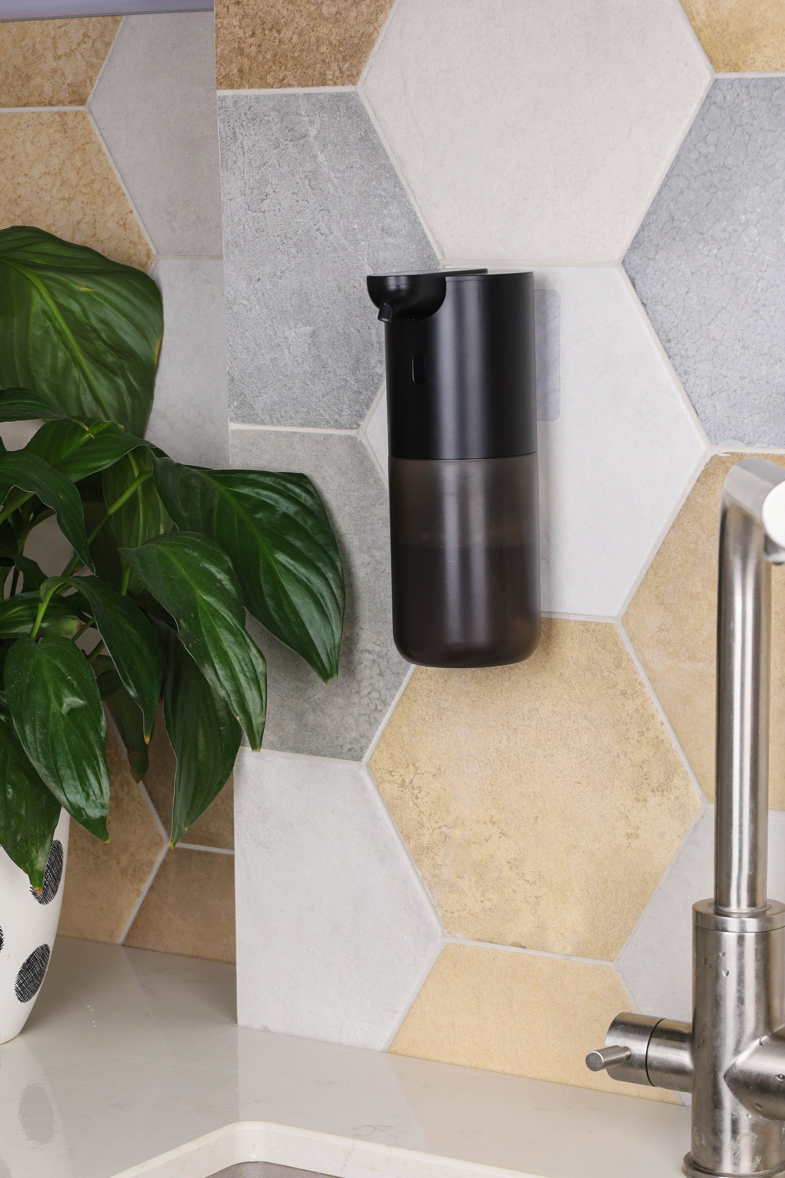 Профессиональная предметная съемка техники для презентации инновационных решений.