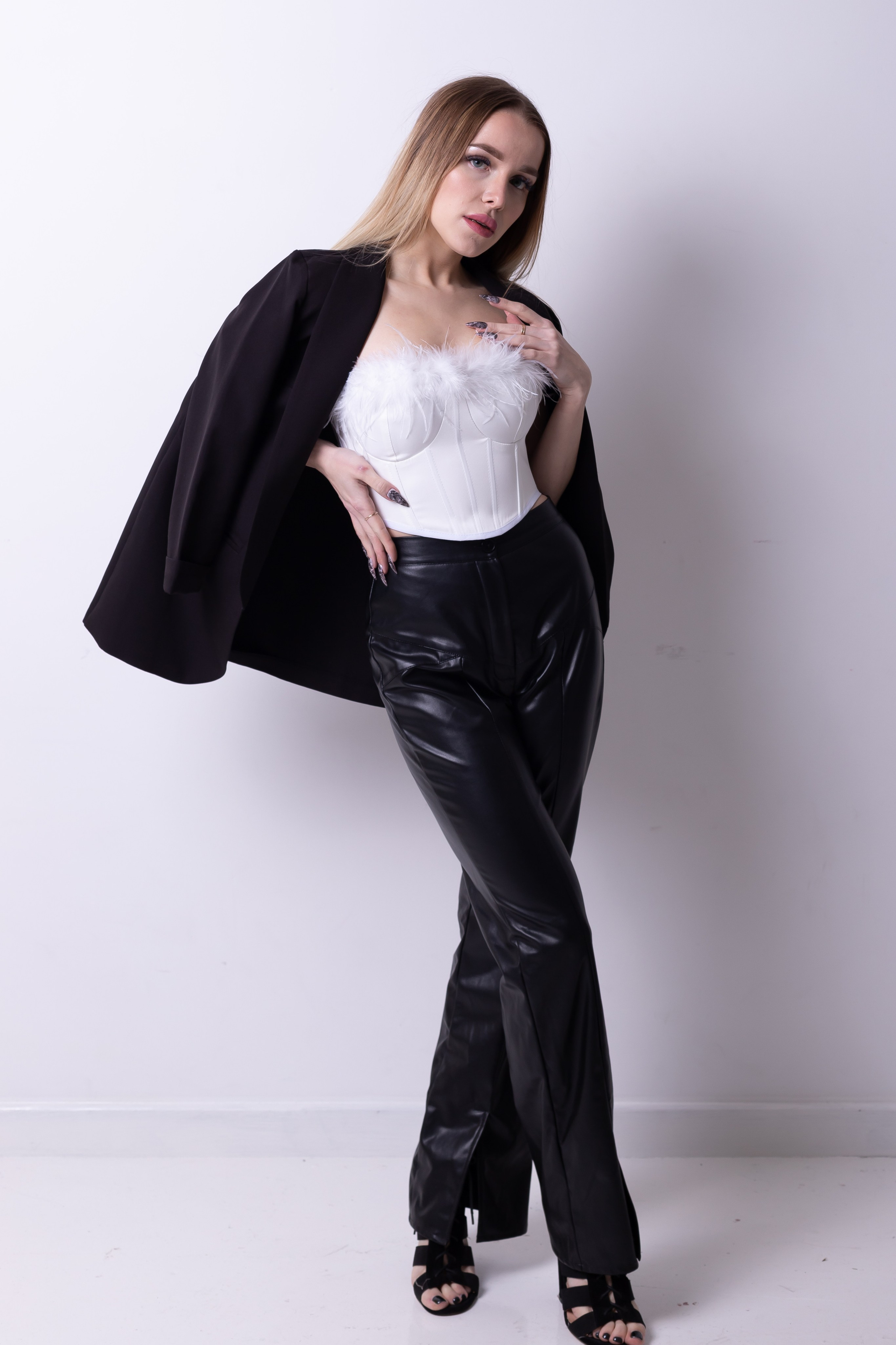 Модель для съемки для интернет магазинов Карина Г.Н.Н| Sale Easy