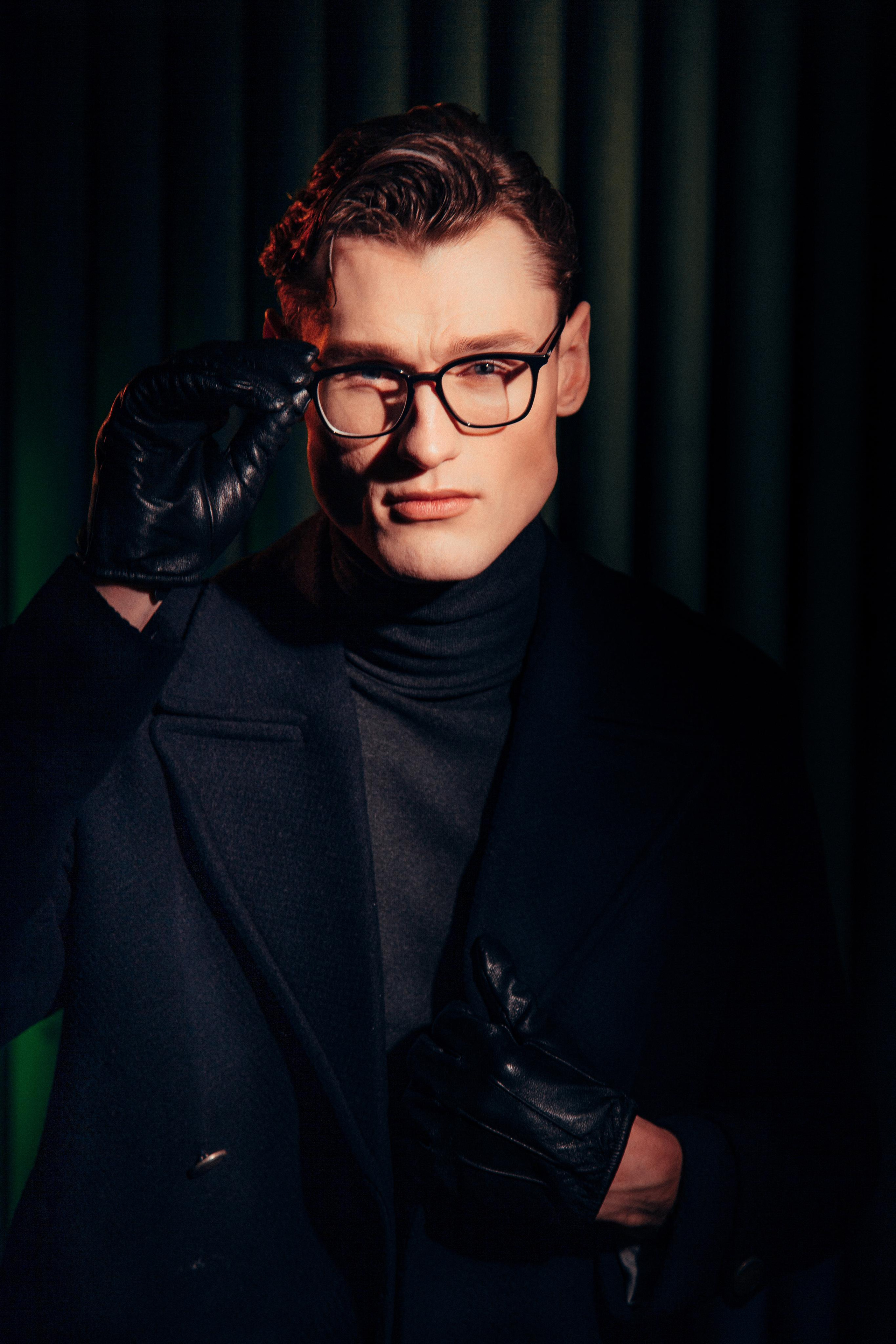 Модель для предметной съемки Илья АА Москва | Sale Easy