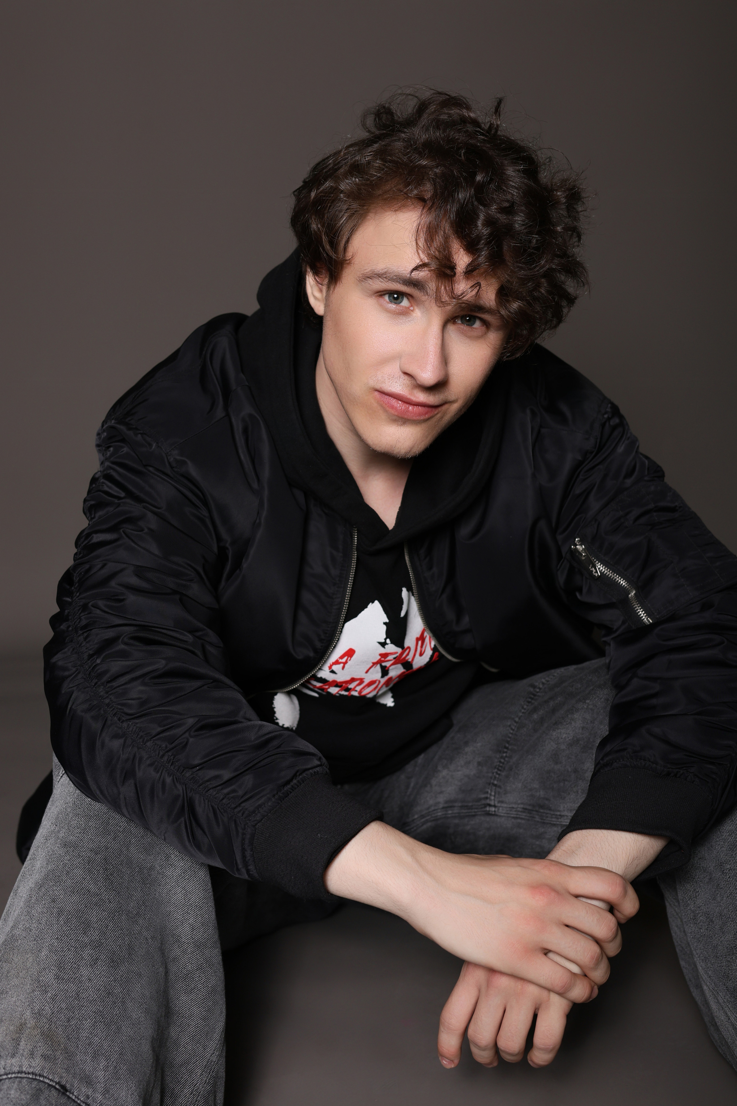 Модель для предметной съемки Илья Д С-Петербург | Sale Easy