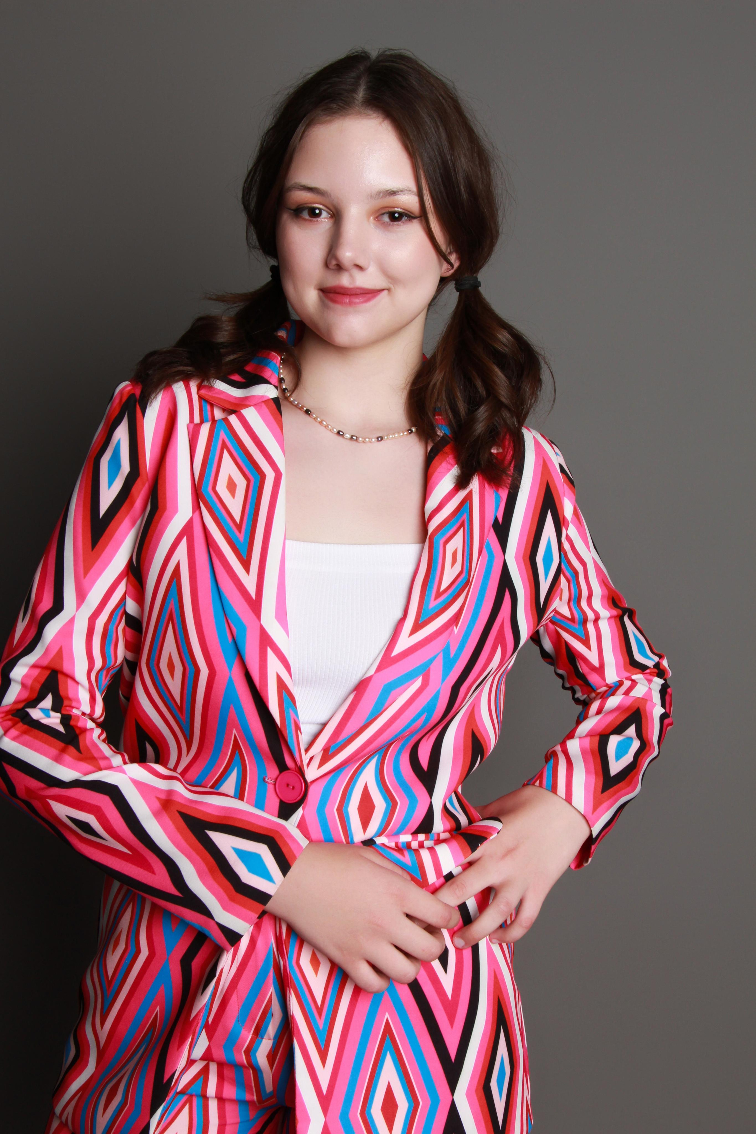 Модель для предметной съемки Виктория З Новосибирск| Sale Easy