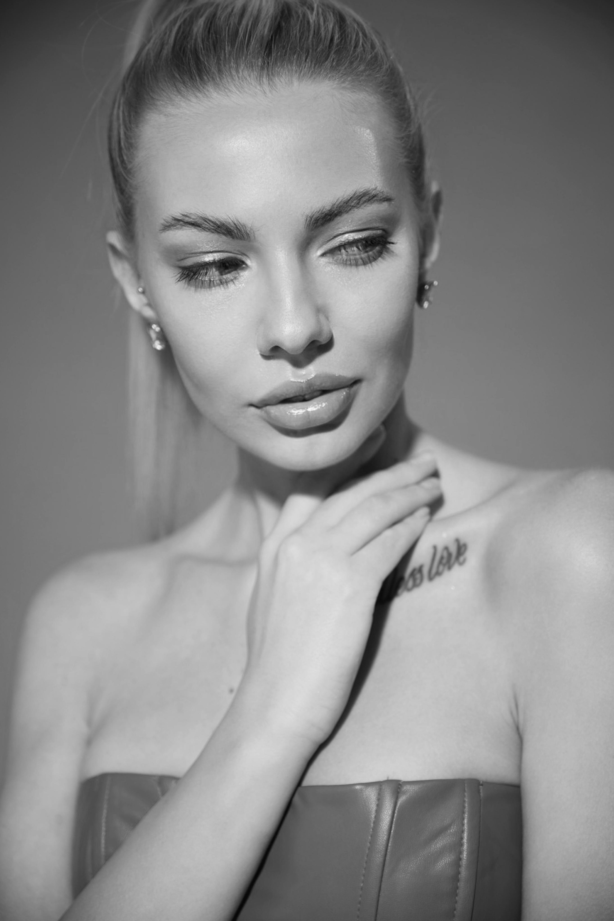 Модель для предметной съемки Анна И. Москва| Sale Easy