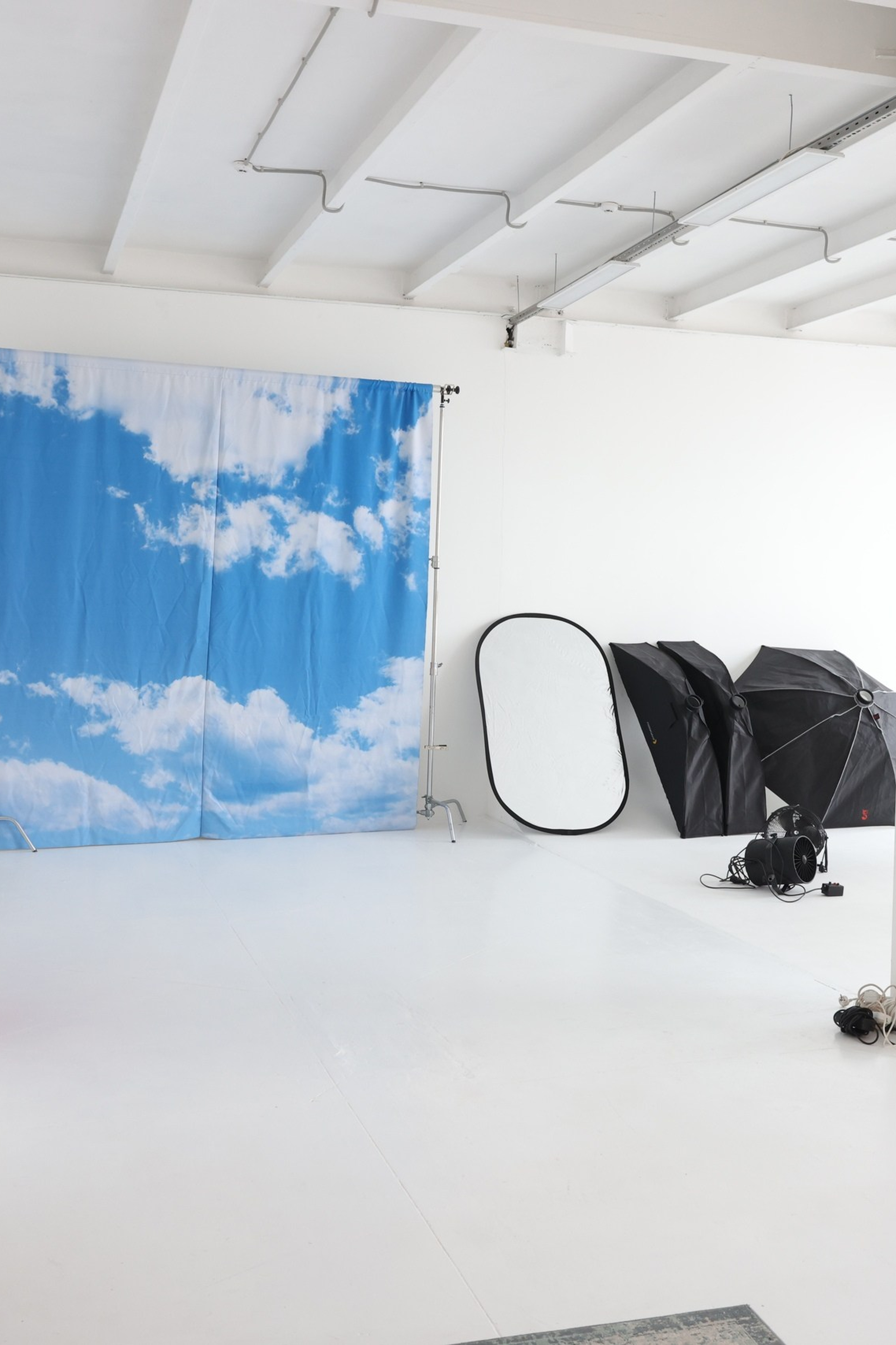 Студия UNICORN STUDIOS — Hot Yellow Москва| Sale Easy