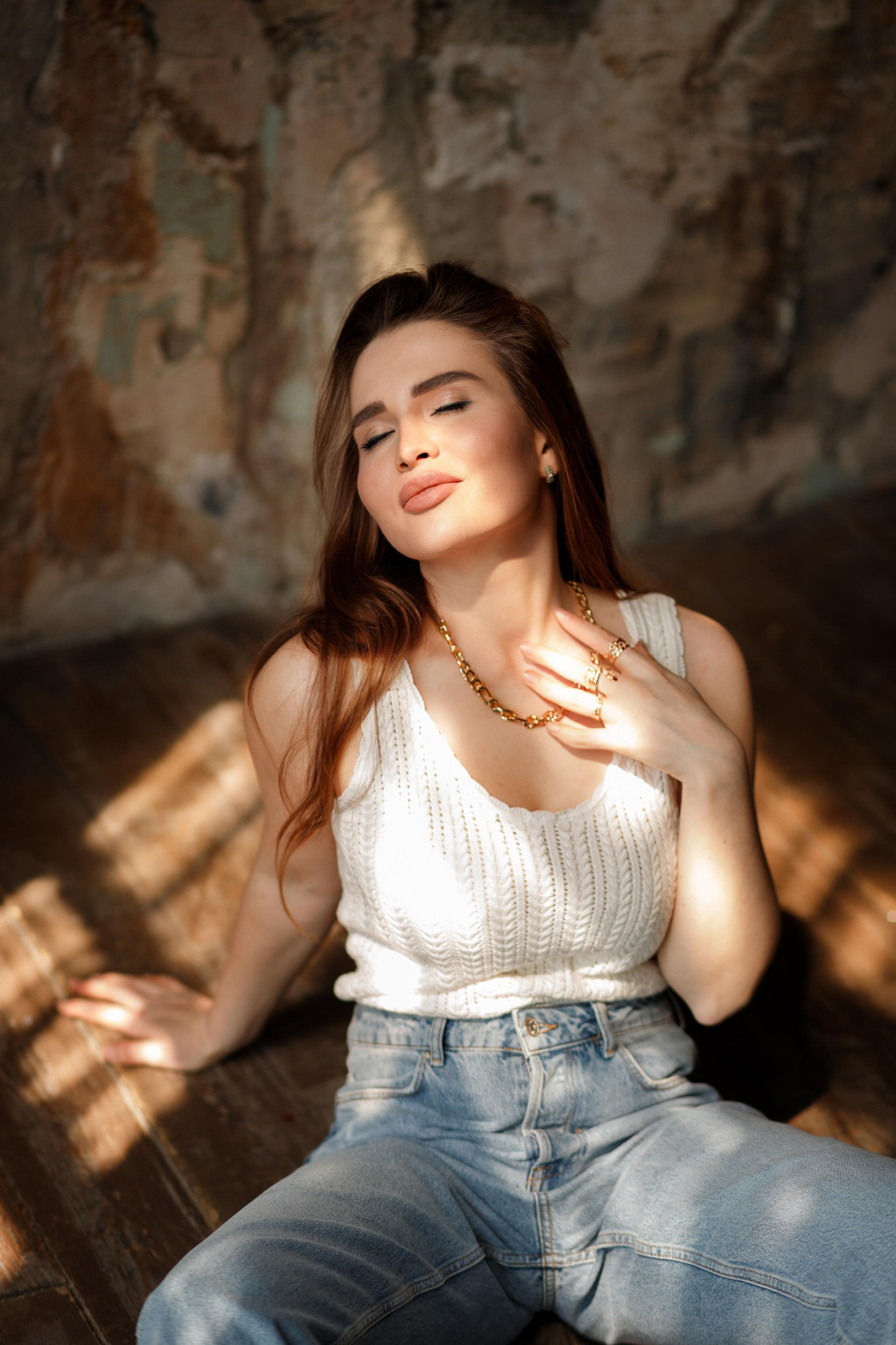 Модель для предметной съемки Надежда В. Москва| Sale Easy