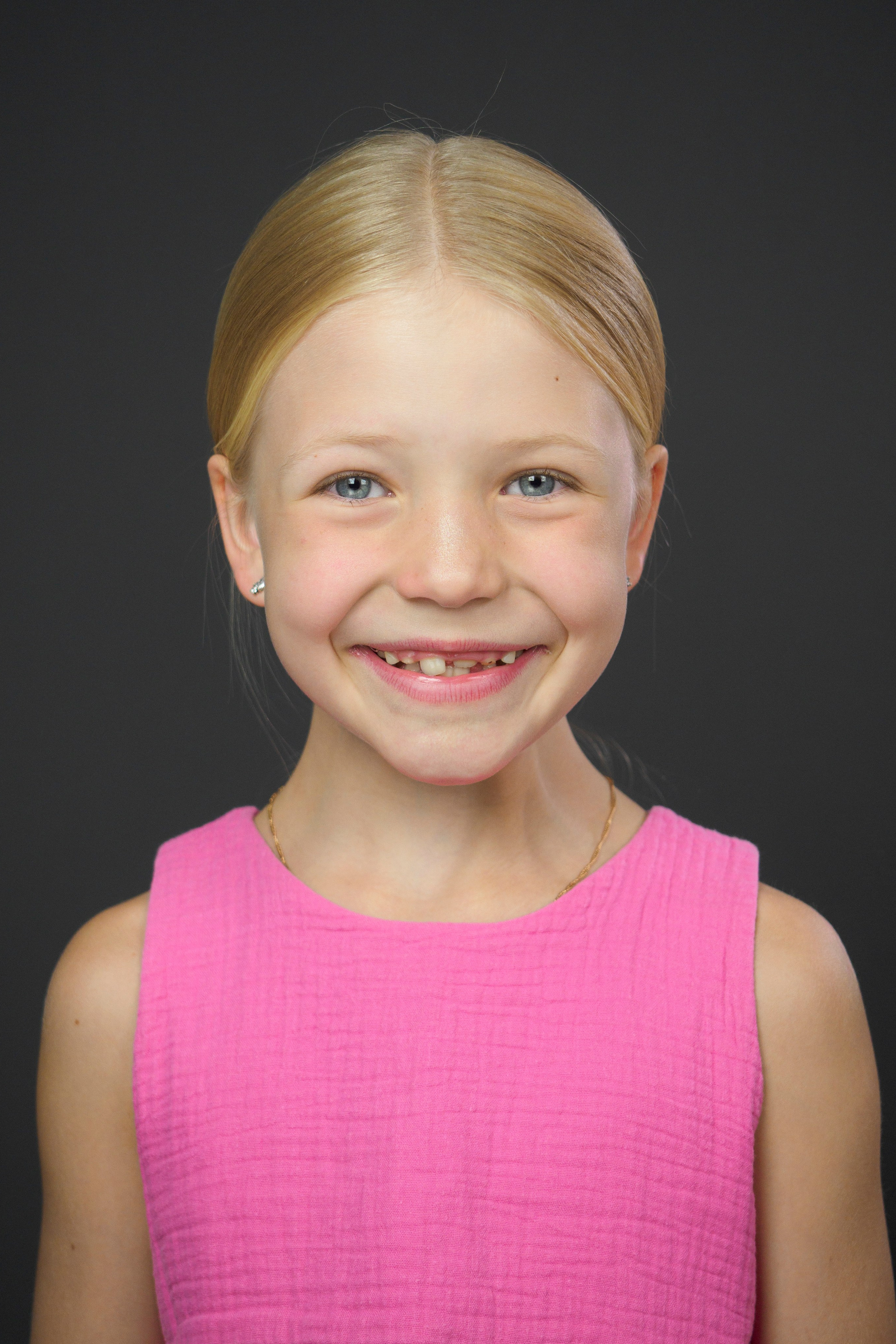 Модель для предметной съемки Алина О. Н.Н.| Sale Easy