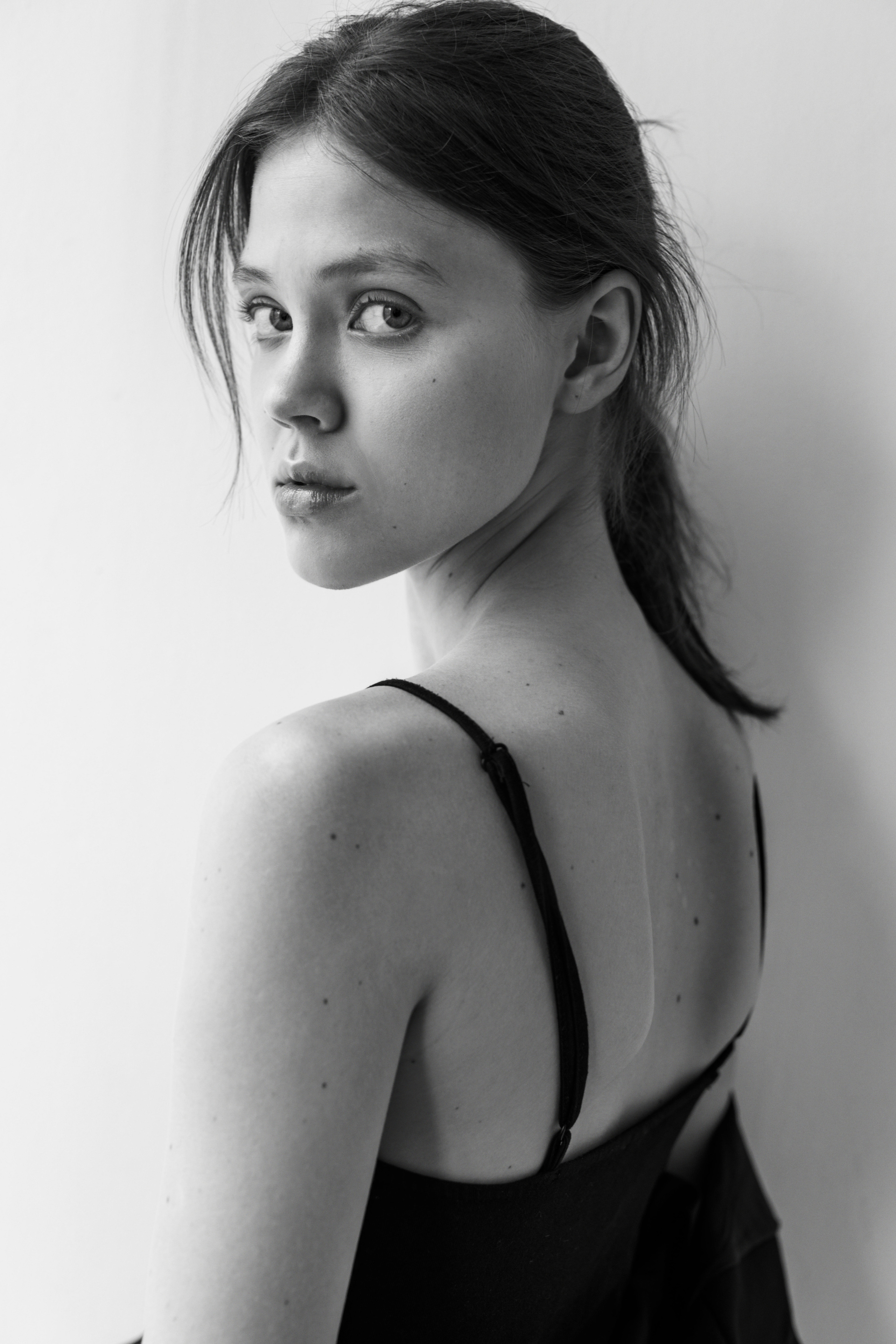 Модель для предметной съемки Леся Н.Новгород | Sale Easy