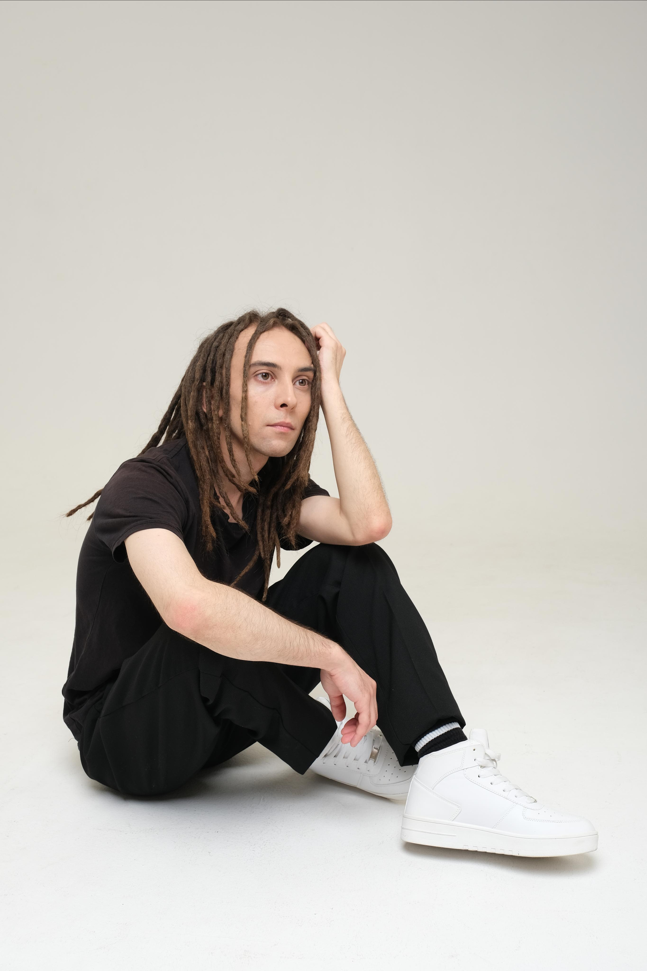 Модель для предметной съемки Тимур А. С-Петербург | Sale Easy