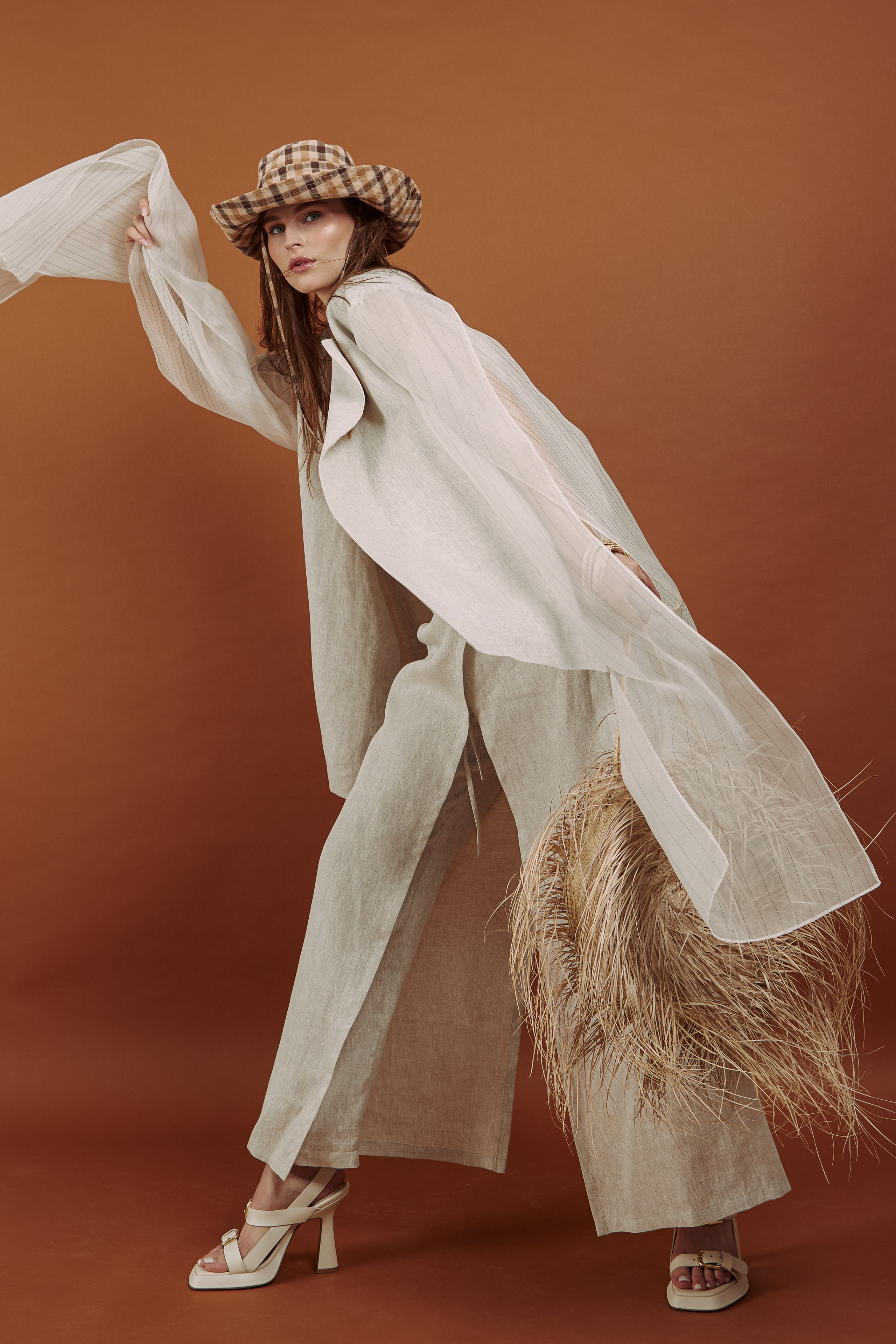 Модель для предметной съемки Ирина 5 Н.Новгород | Sale Easy