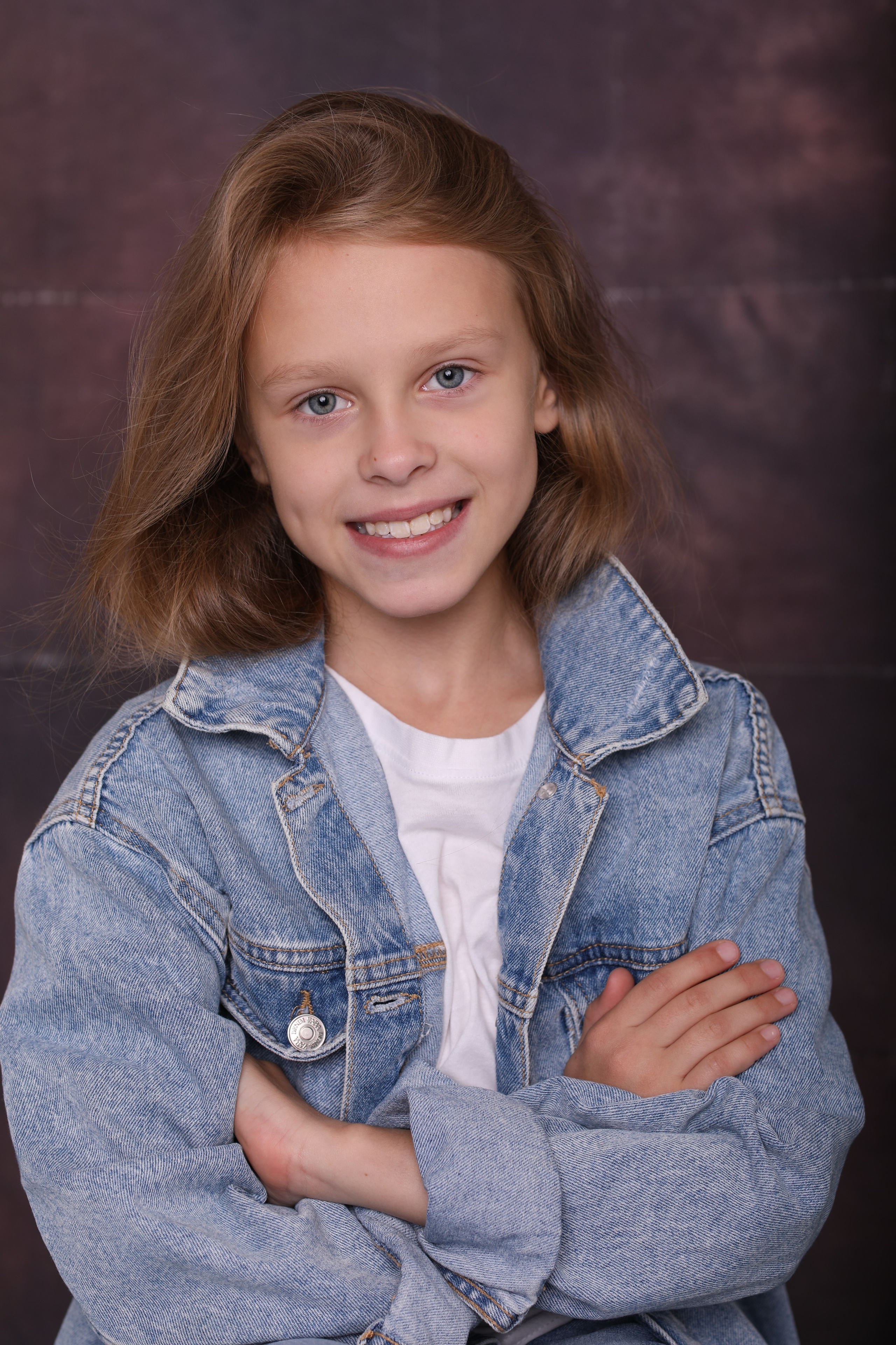 Модель девочка Дарья Ф. для предметной съемки. Новосибирск|Sale Eas