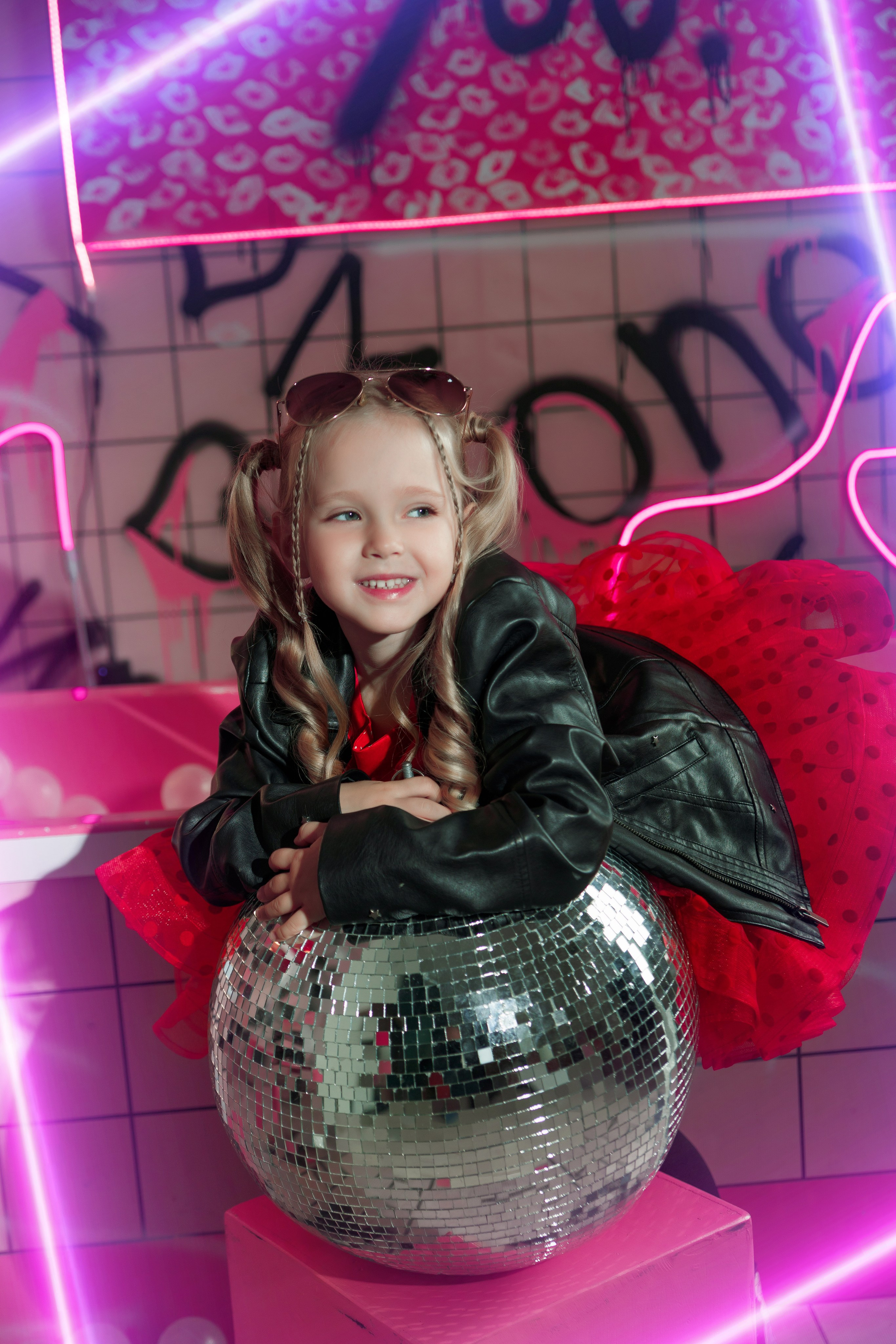 Модель для предметной съемки девочка Василиса В. С.-Пб| Sale Easy